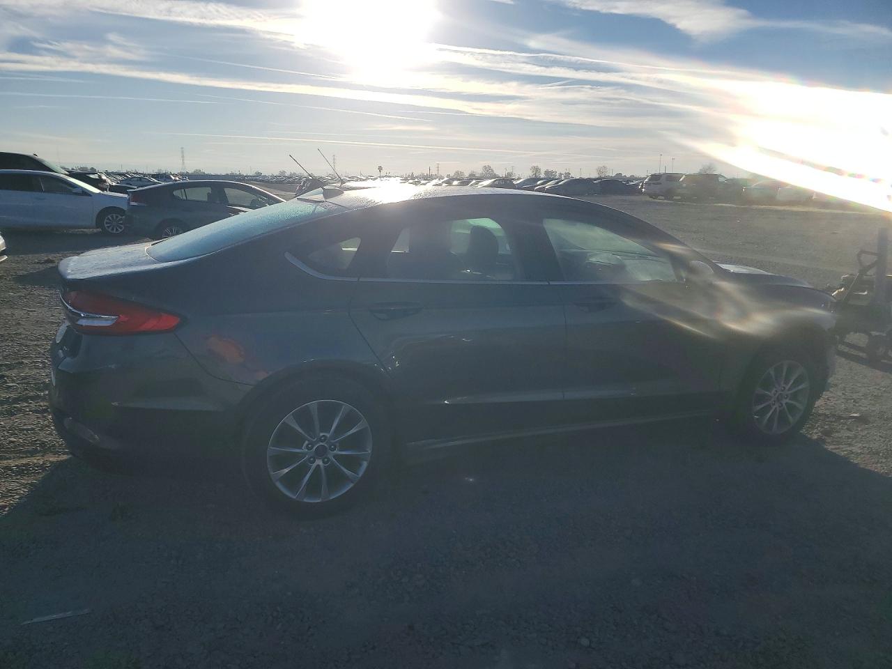 2017 FORD FUSION SE photo 5