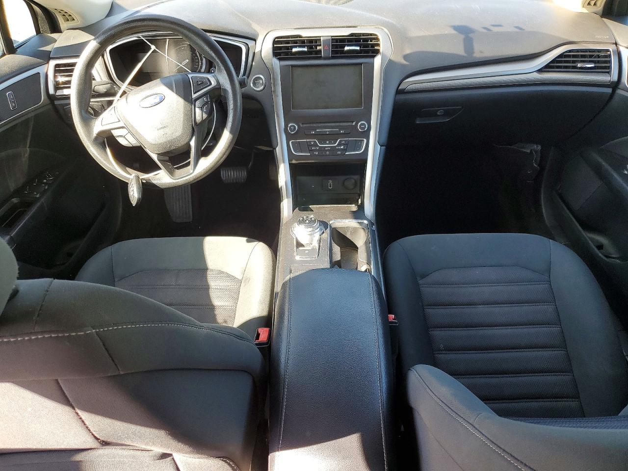2017 FORD FUSION SE photo 15