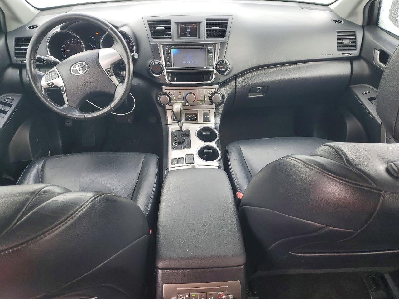 2013 TOYOTA HIGHLANDER SE photo 15