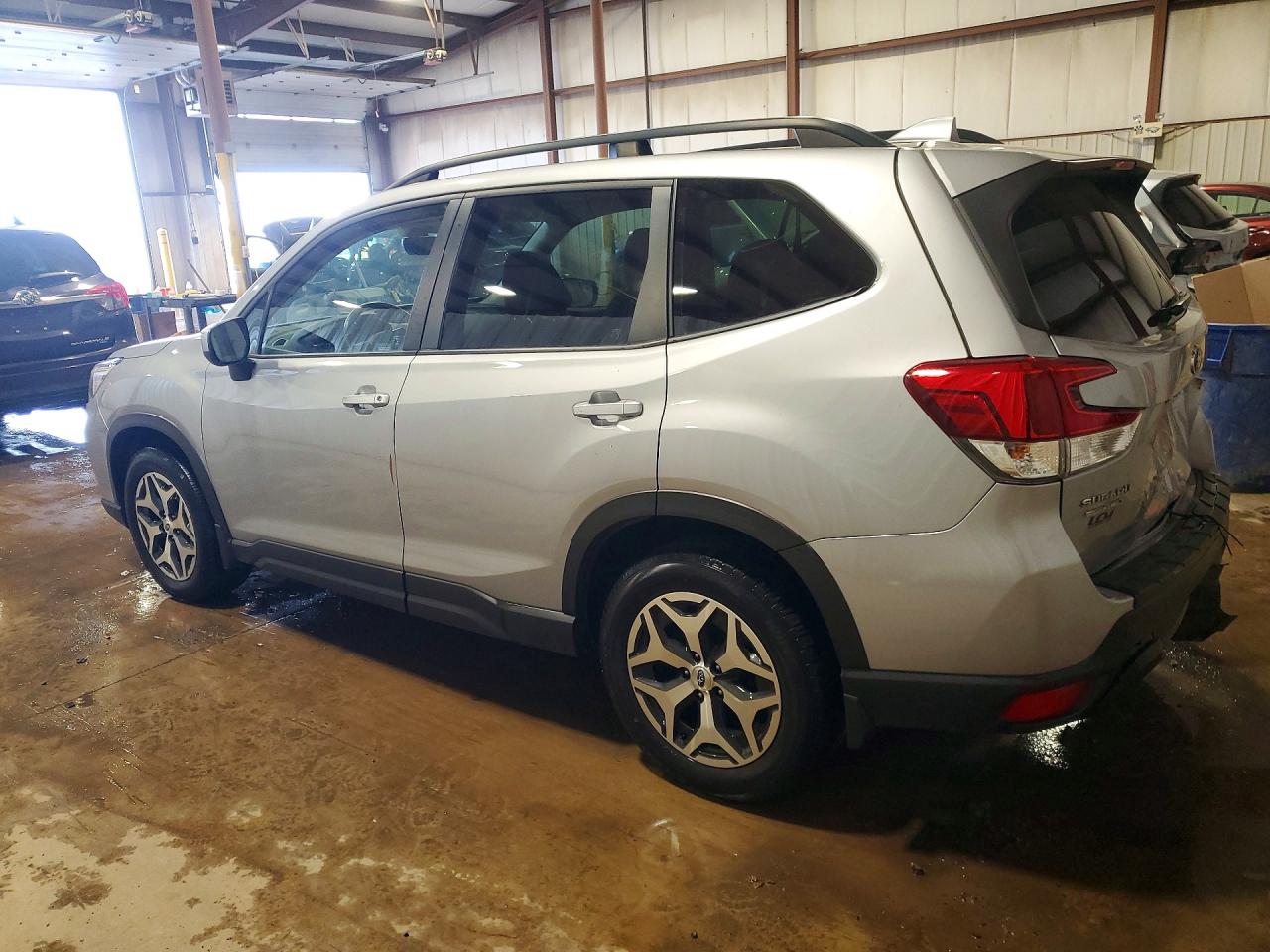 2021 SUBARU FORESTER PREMIUM photo 2