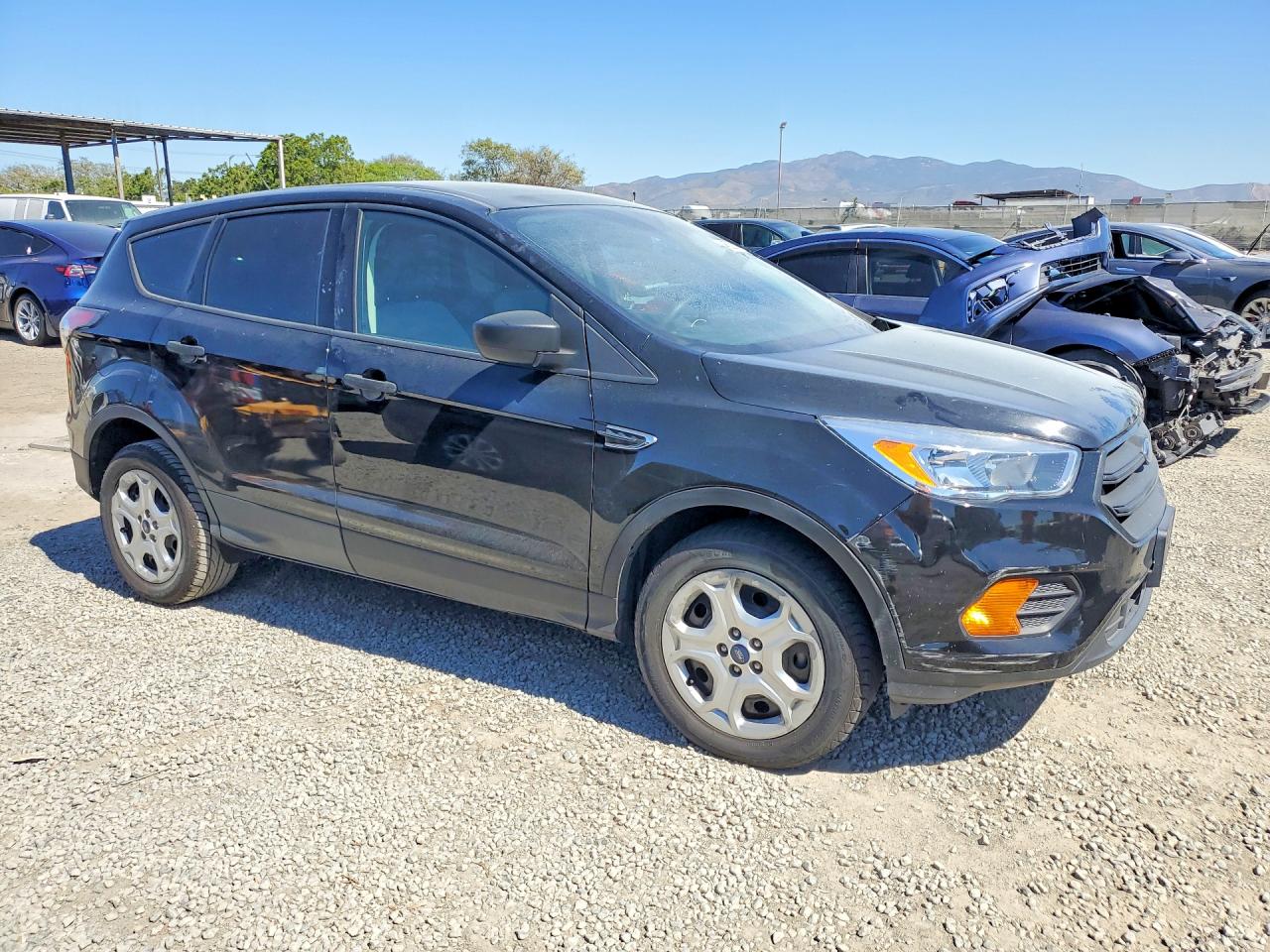 2017 FORD ESCAPE S photo 4