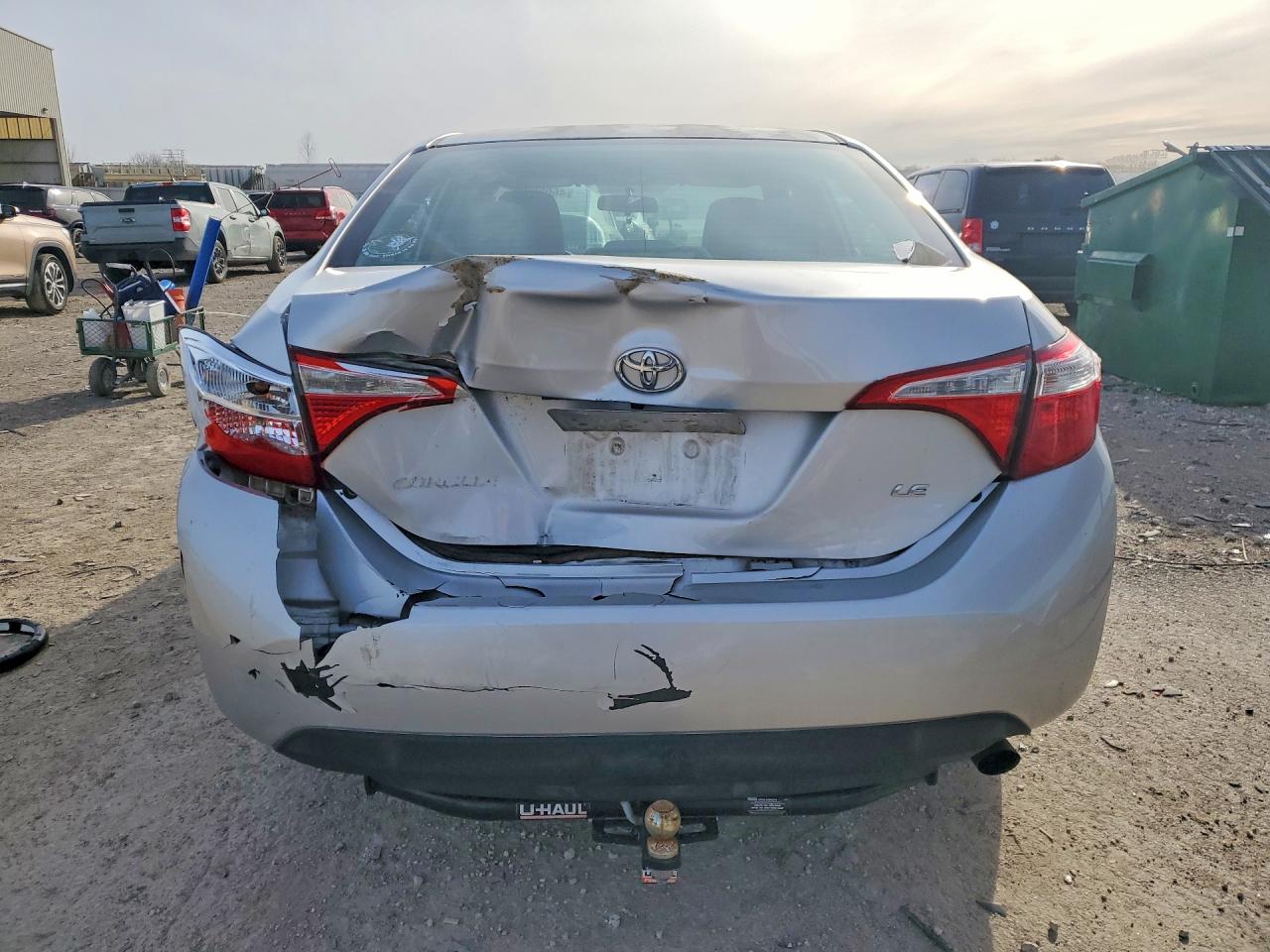 2015 TOYOTA COROLLA LE photo 16