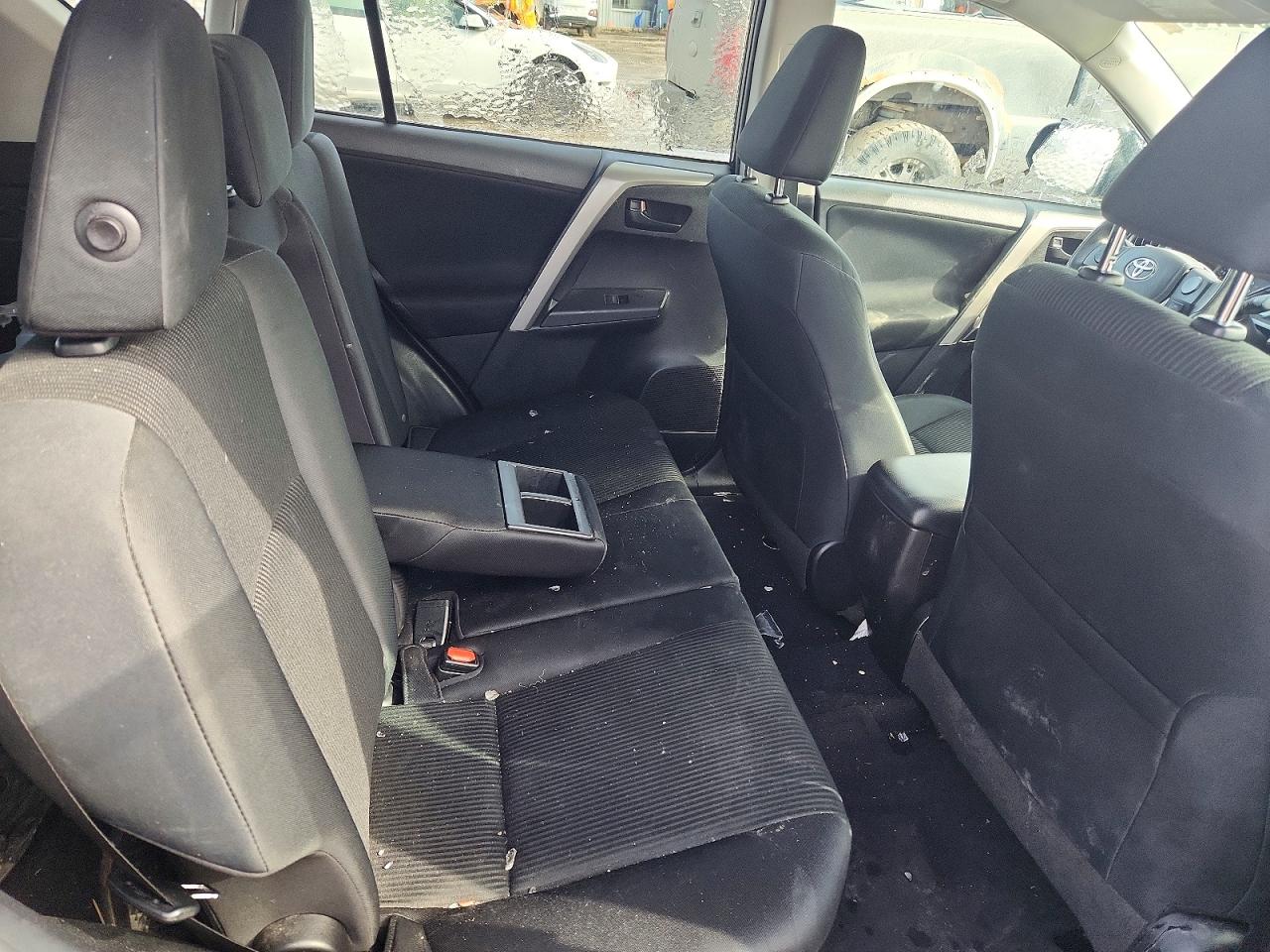2016 TOYOTA RAV4 LE photo 19