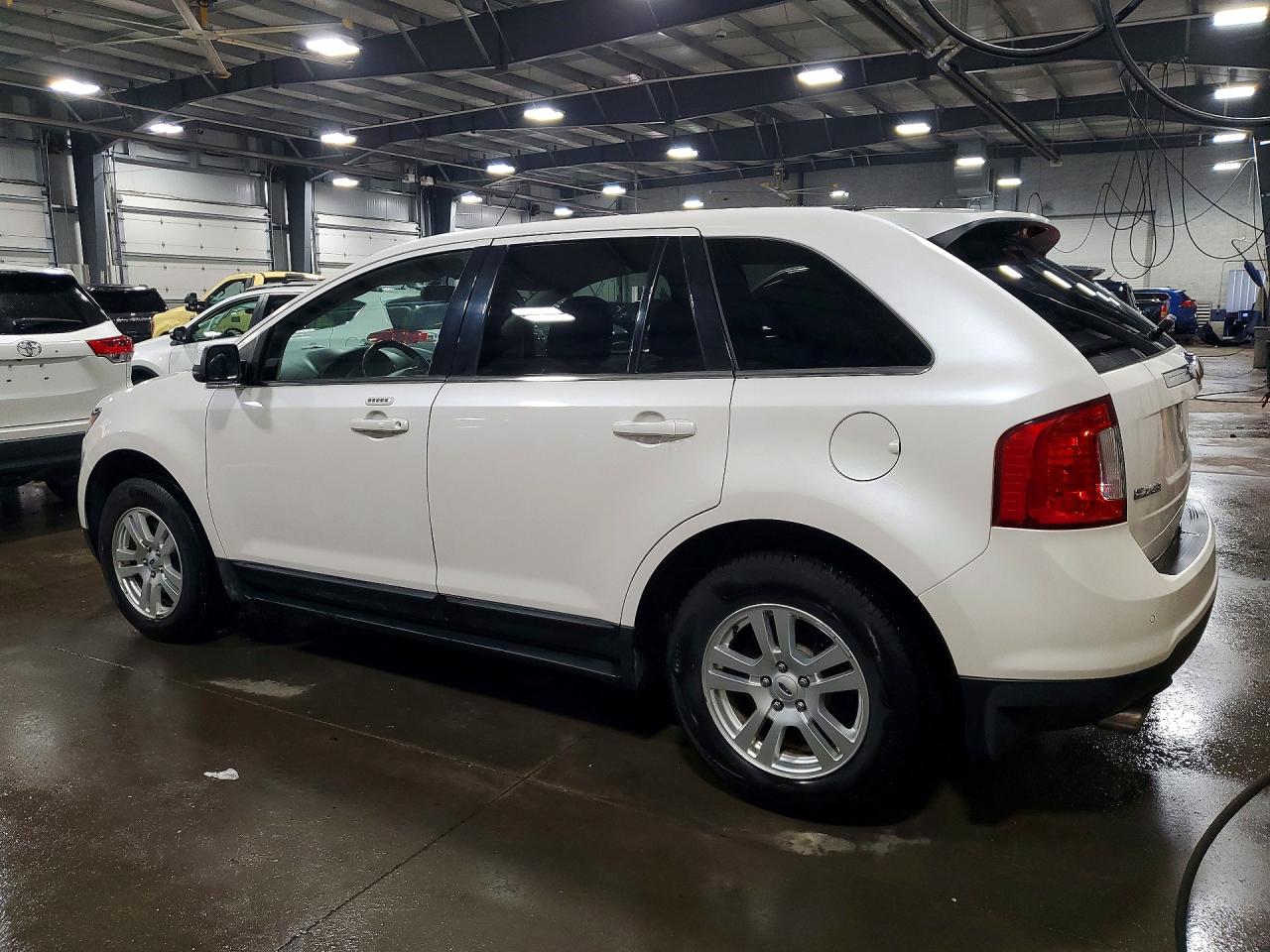 2013 FORD EDGE LIMITED photo 2
