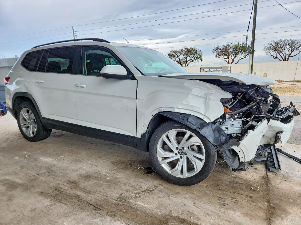2023 VOLKSWAGEN ATLAS SE photo 4