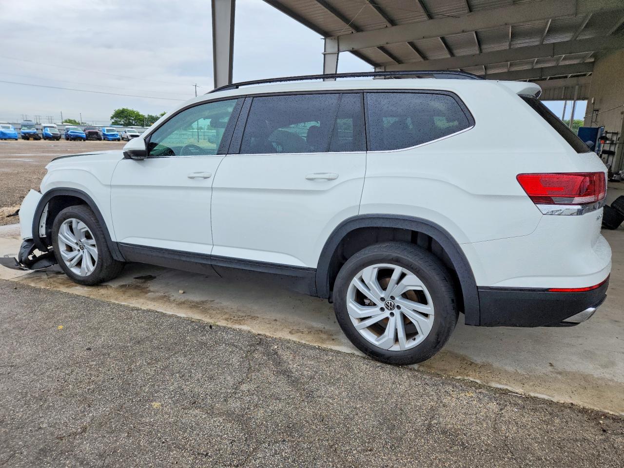 2023 VOLKSWAGEN ATLAS SE photo 2