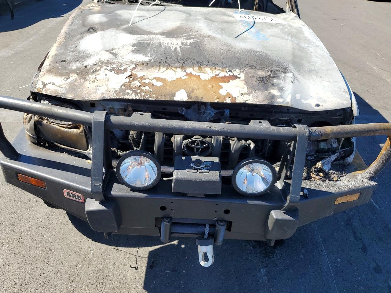 2002 TOYOTA TACOMA V6 photo 31