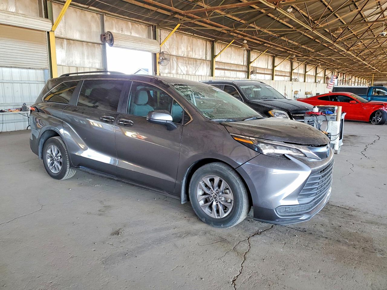 2025 TOYOTA SIENNA LE 8-PASSENGER photo 10