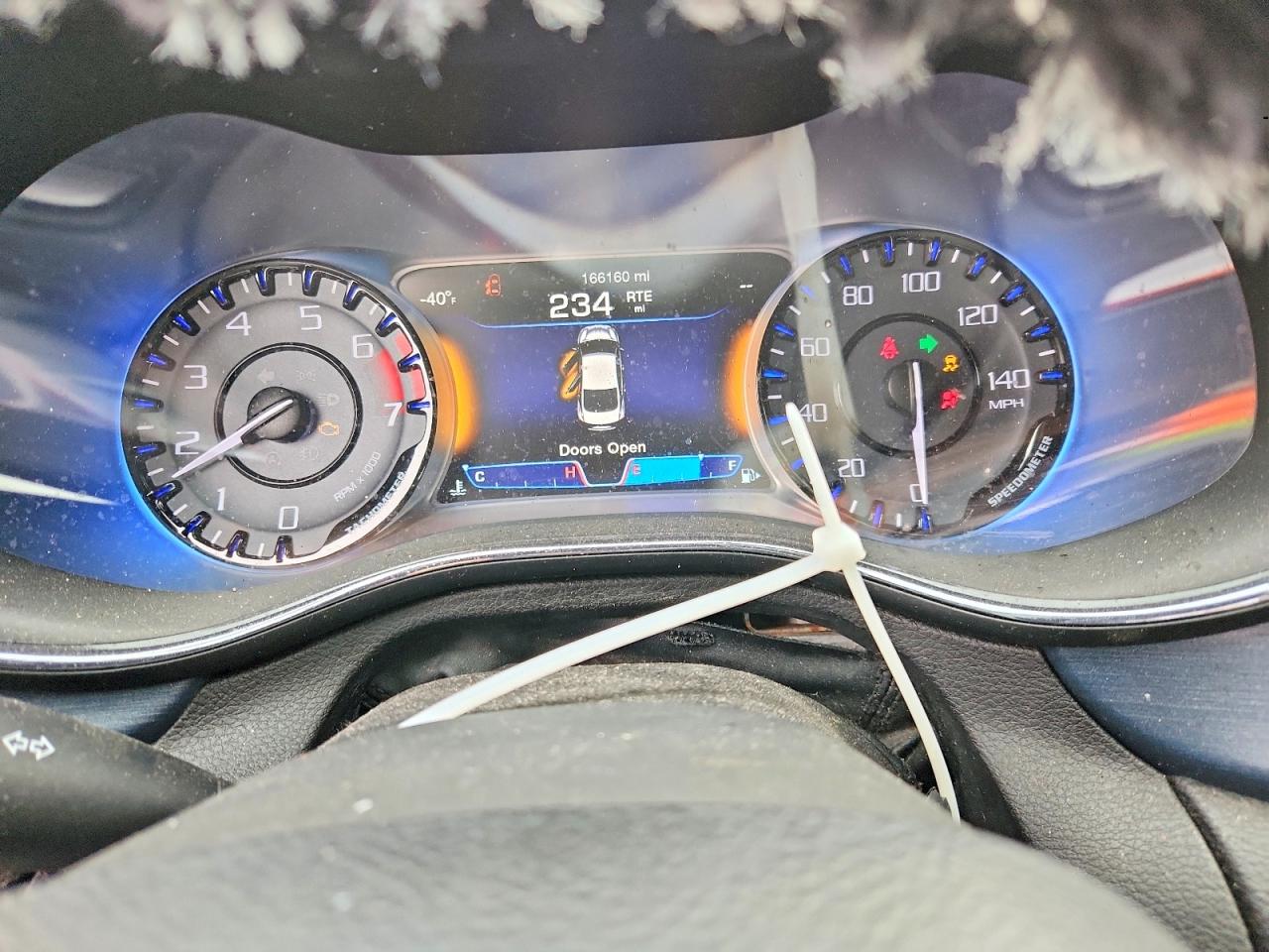 2015 CHRYSLER 200 S photo 17