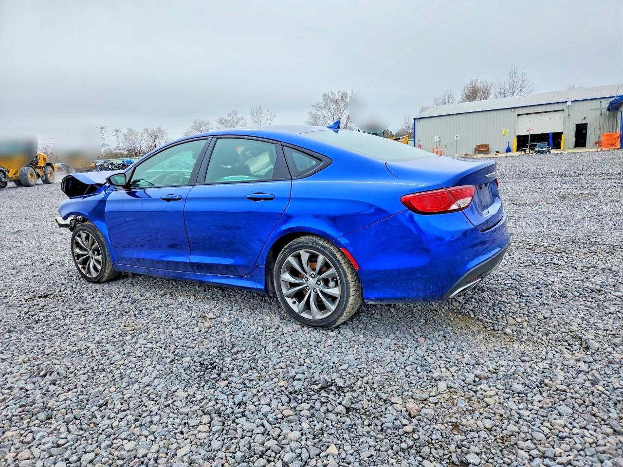 2015 CHRYSLER 200 S photo 3