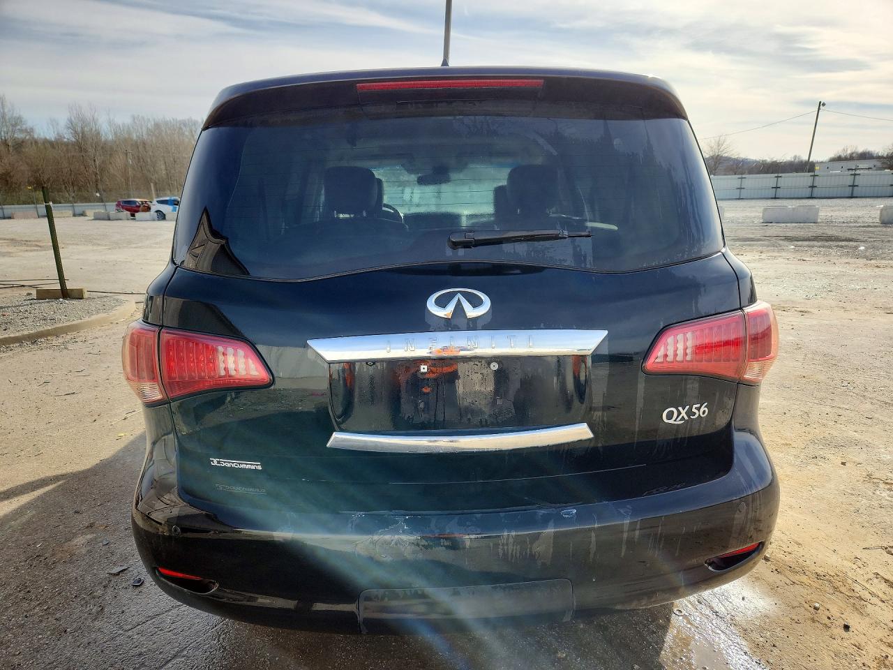 2012 INFINITI QX56 BASE photo 11
