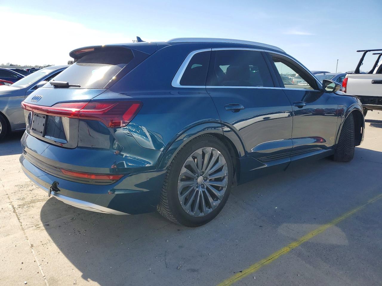 2019 AUDI E-TRON PRESTIGE photo 5