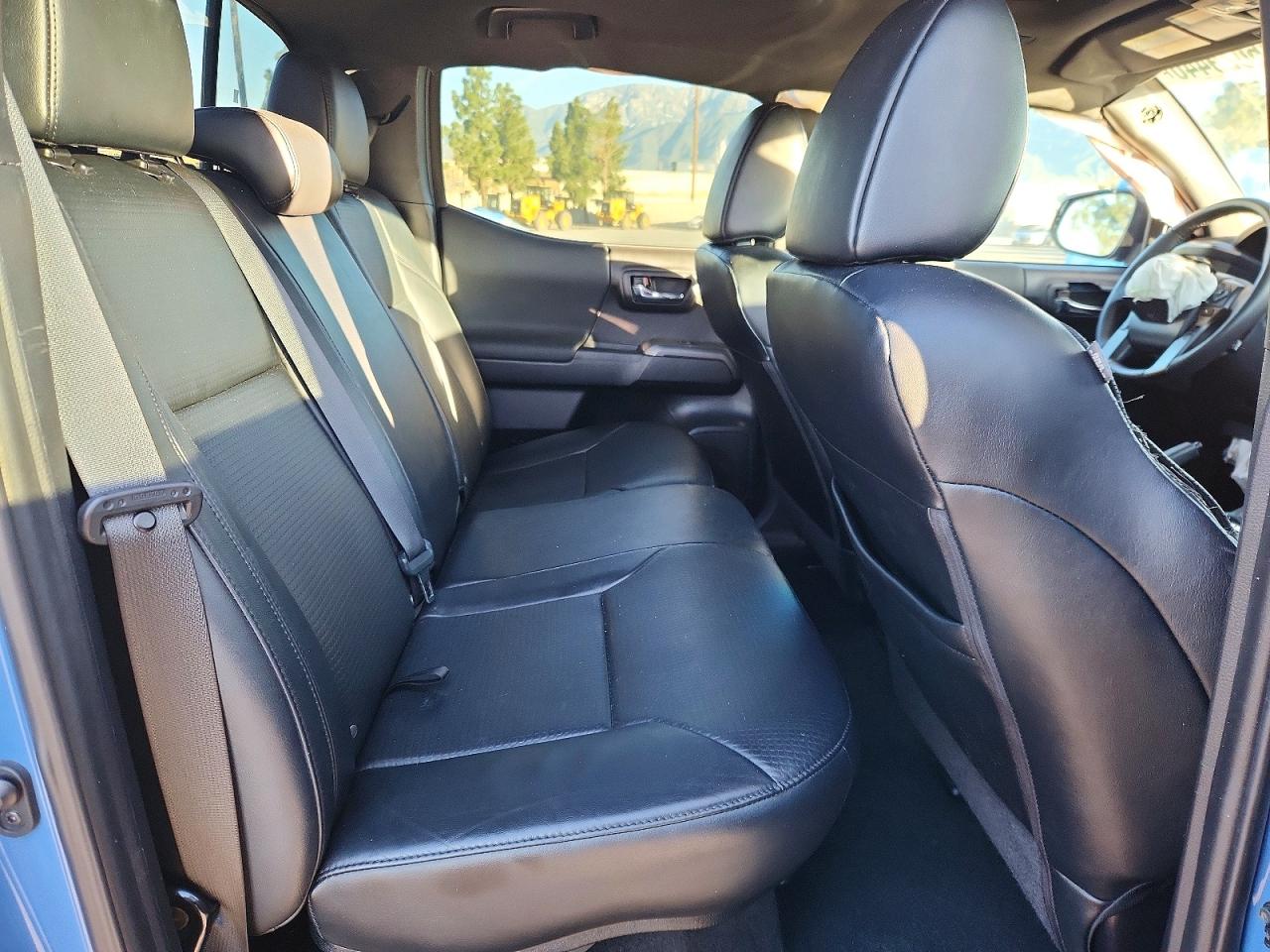 2019 TOYOTA TACOMA TRD OFF-ROAD photo 19