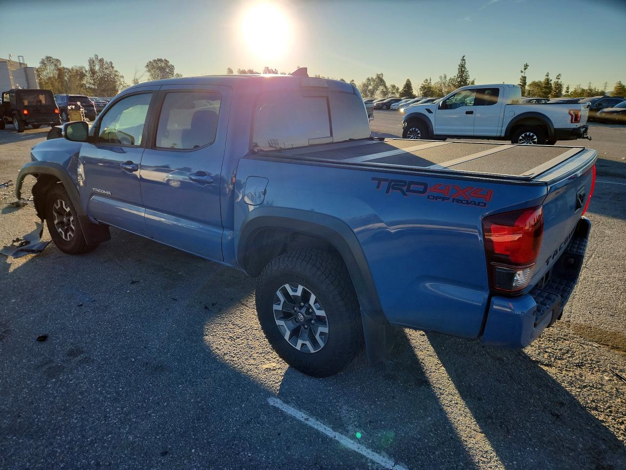 2019 TOYOTA TACOMA TRD OFF-ROAD photo 3