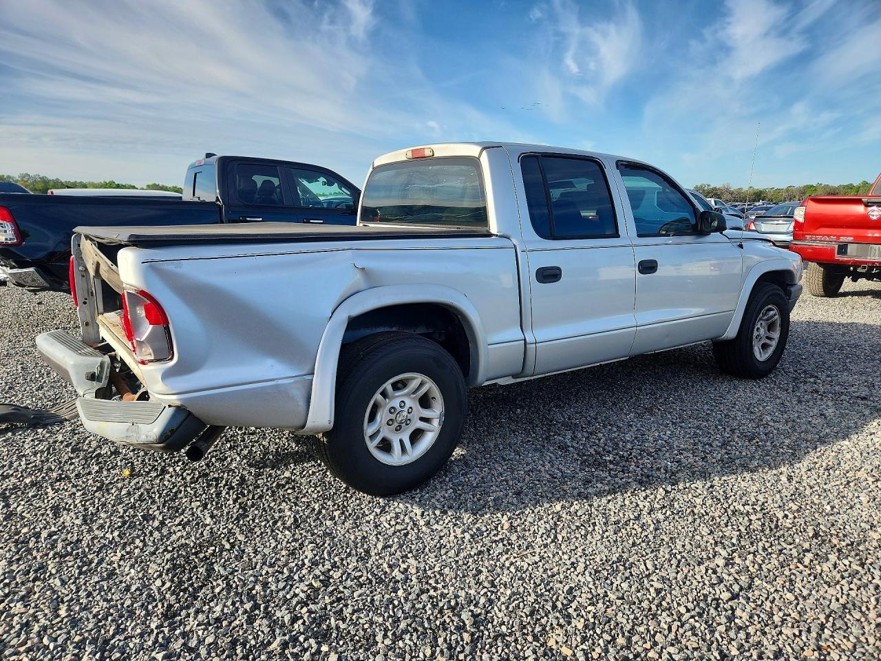 2004 DODGE DAKOTA QUAD SPORT photo 7