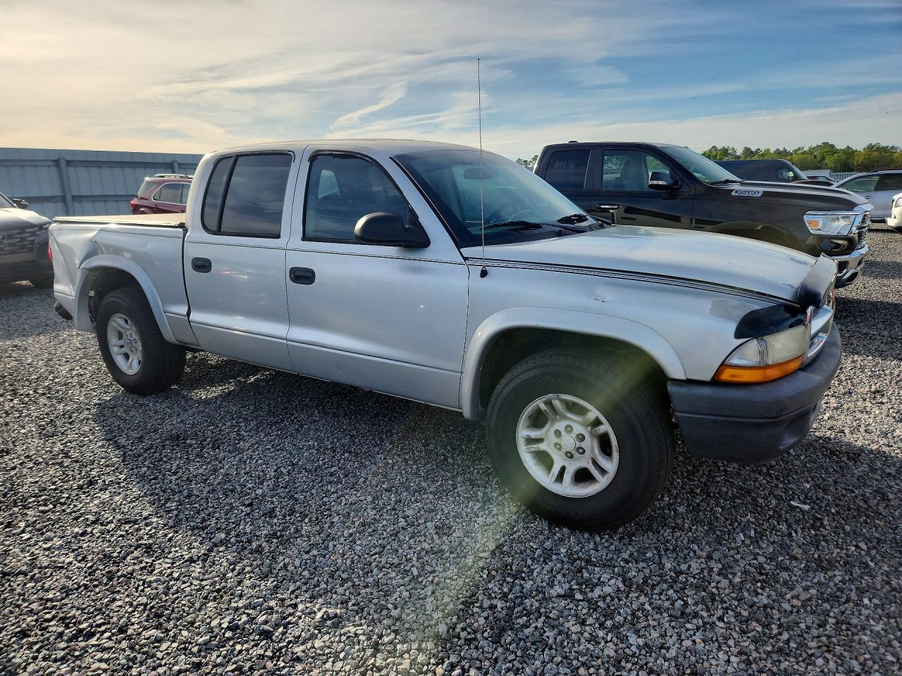2004 DODGE DAKOTA QUAD SPORT photo 10