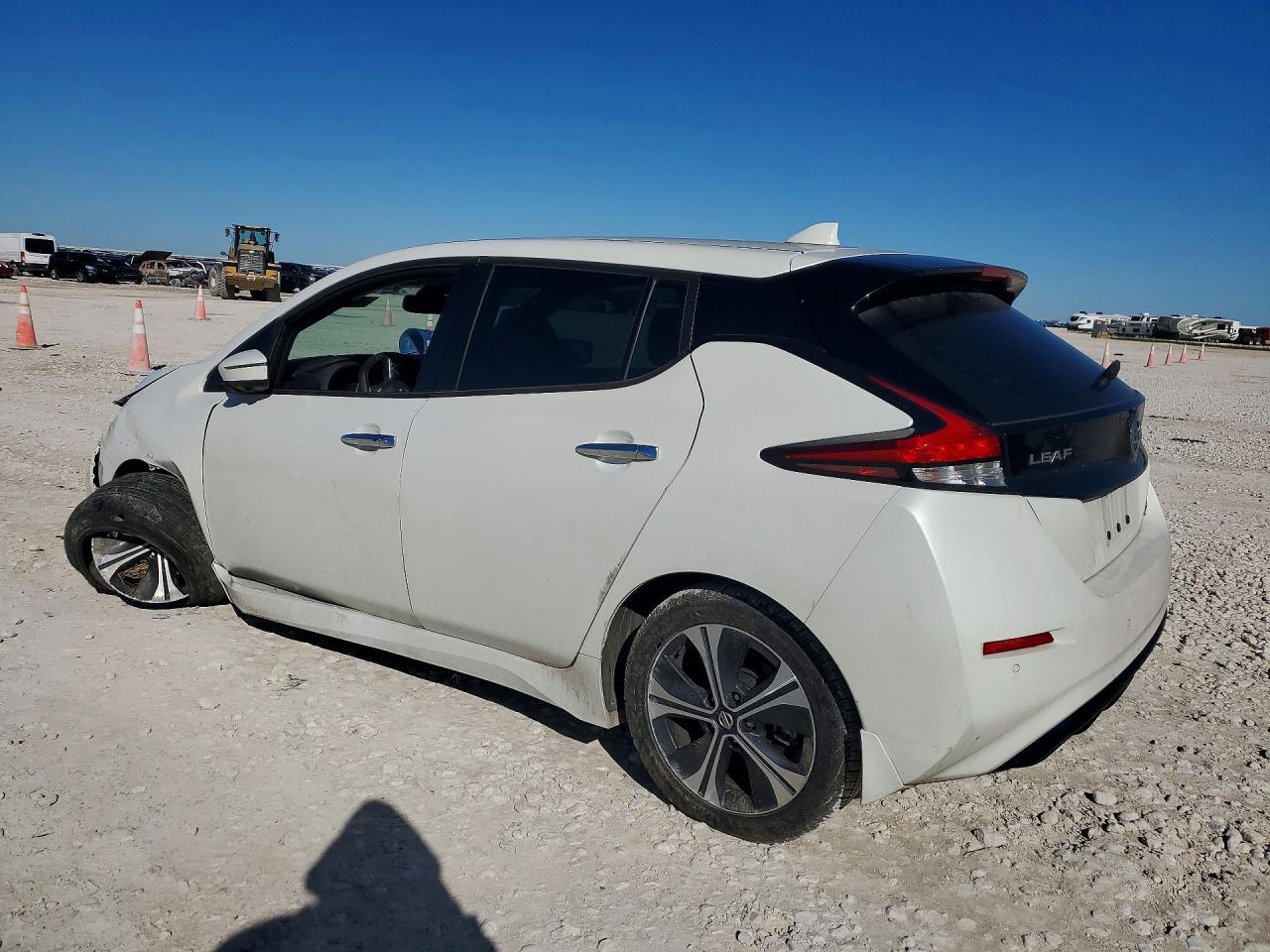 2020 NISSAN LEAF SL PLUS photo 3