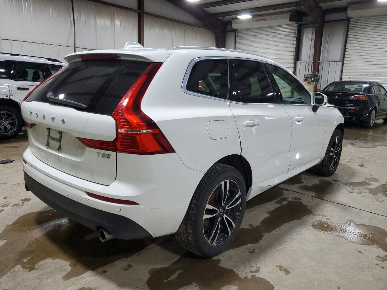 2020 VOLVO XC60 T8 MOMENTUM photo 5