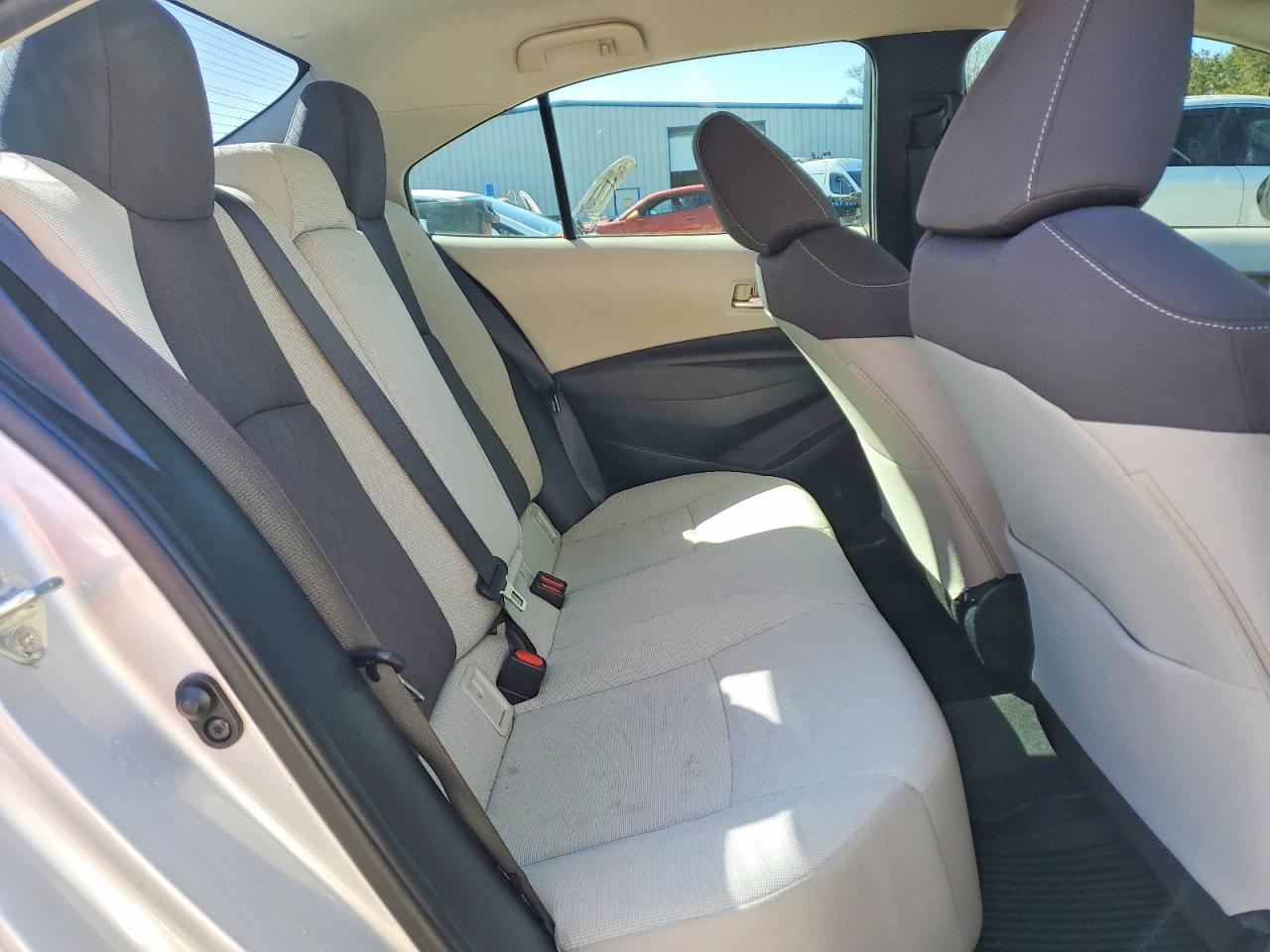 2020 TOYOTA COROLLA LE photo 10