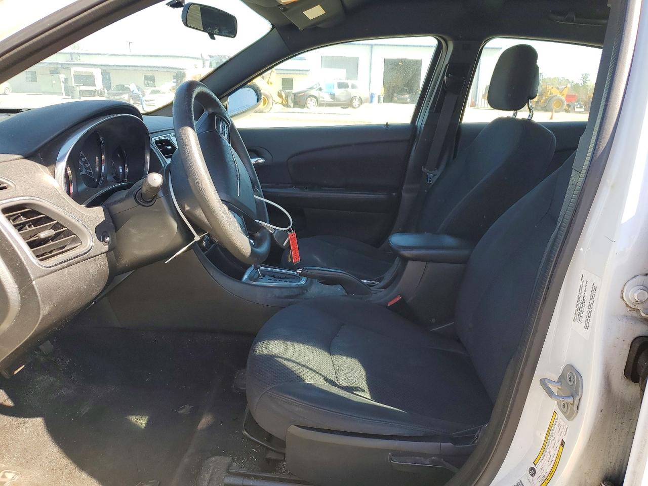 2013 CHRYSLER 200 LX photo 13