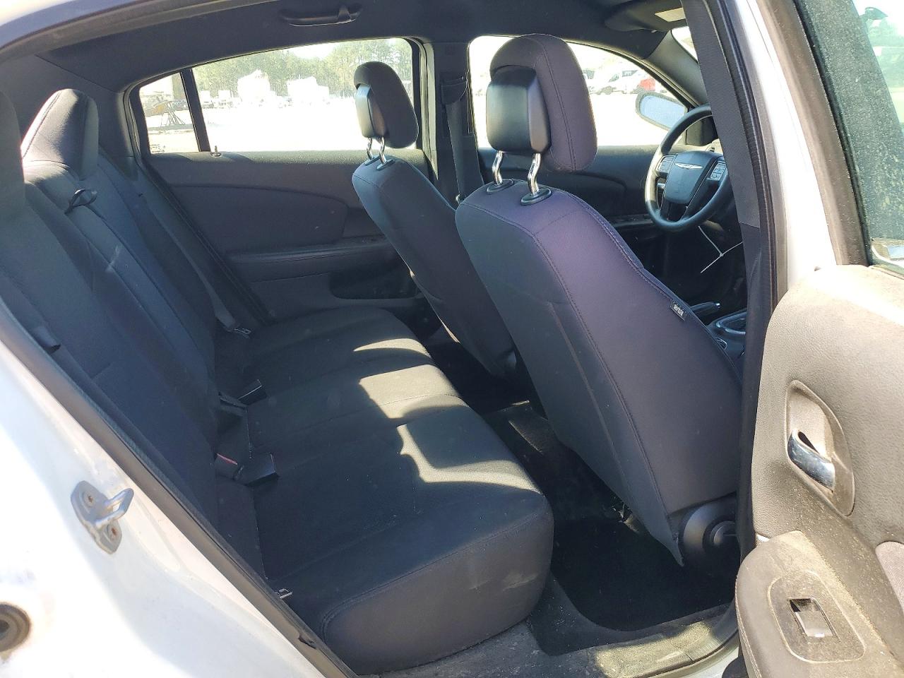 2013 CHRYSLER 200 LX photo 19
