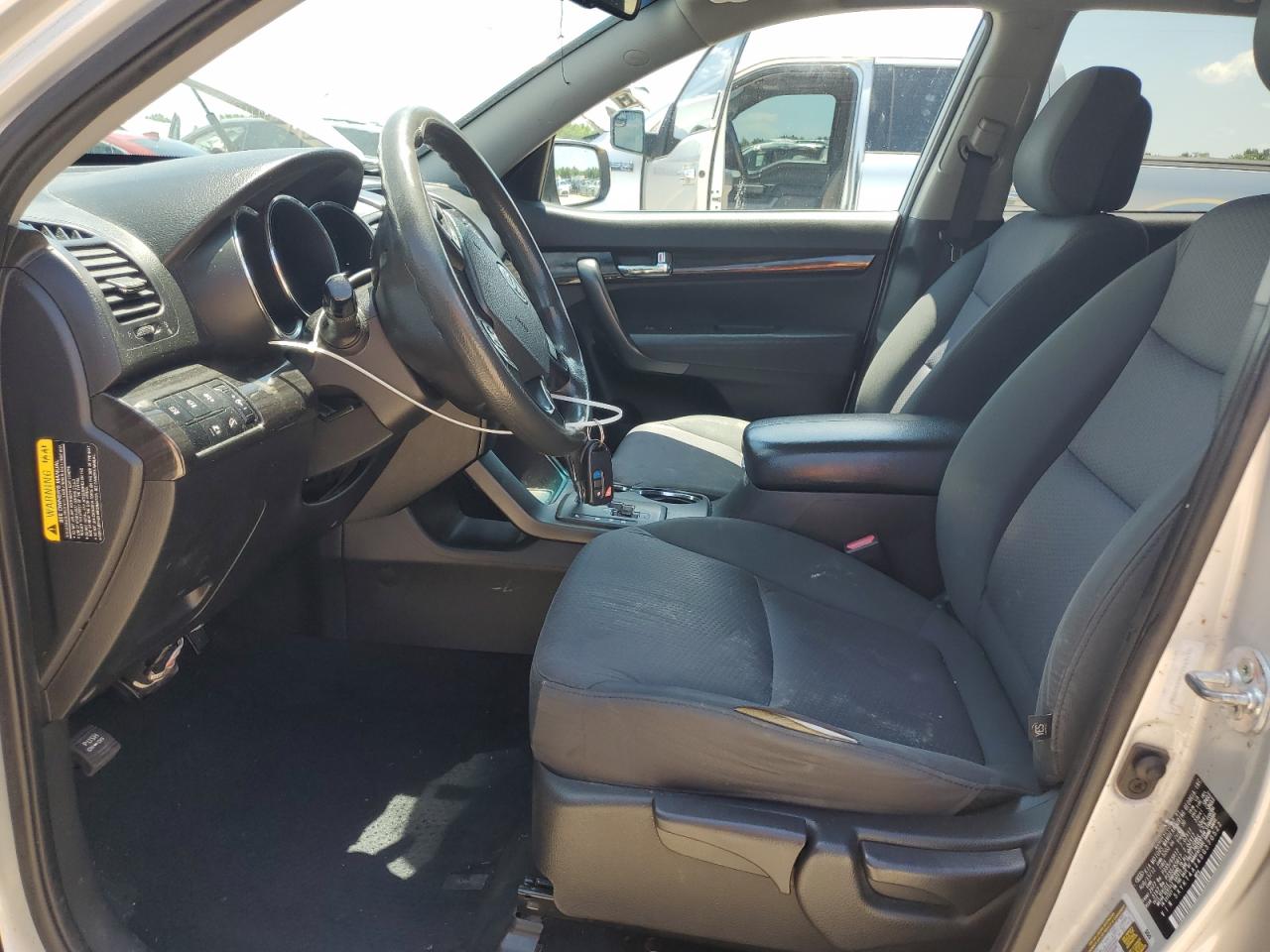 2013 KIA SORENTO LX photo 13