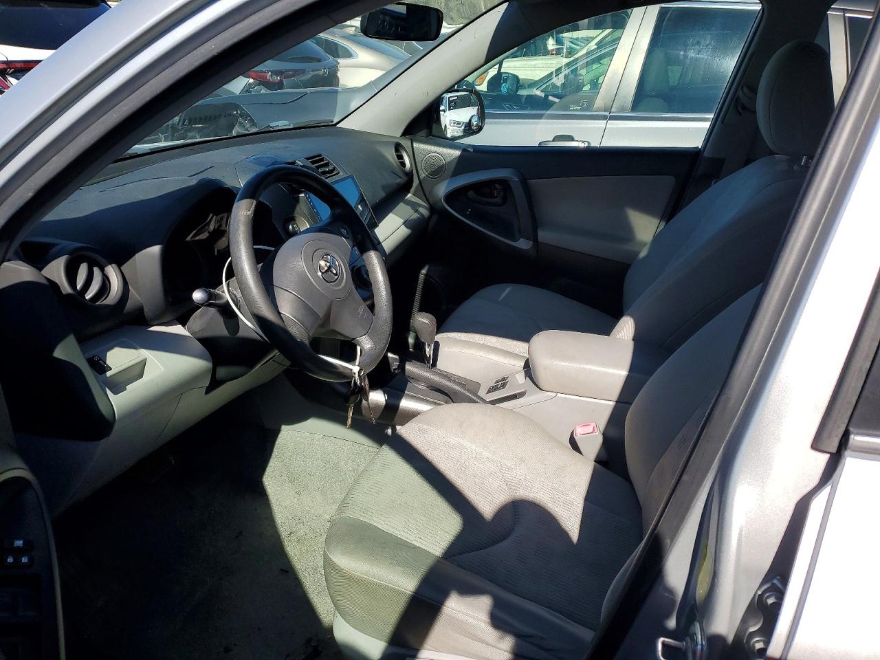 2010 TOYOTA RAV4 BASE photo 7