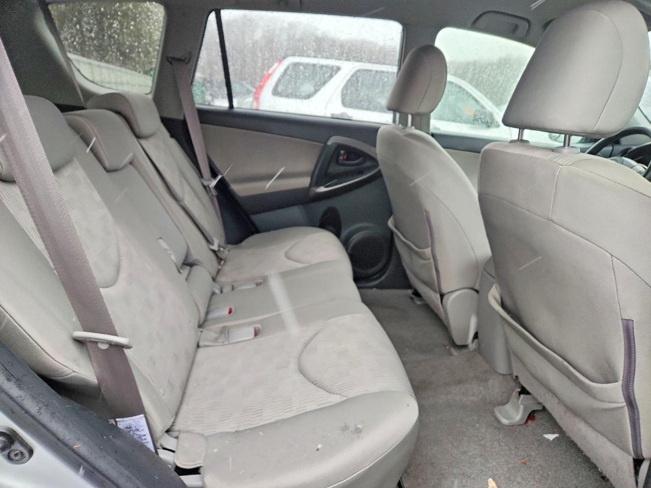 2010 TOYOTA RAV4 BASE photo 11
