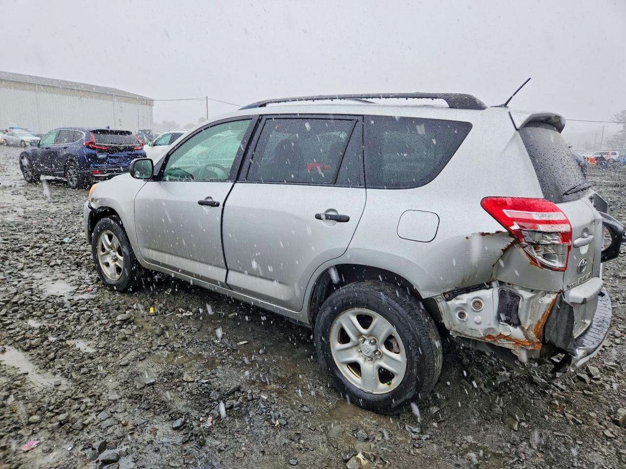 2010 TOYOTA RAV4 BASE photo 2