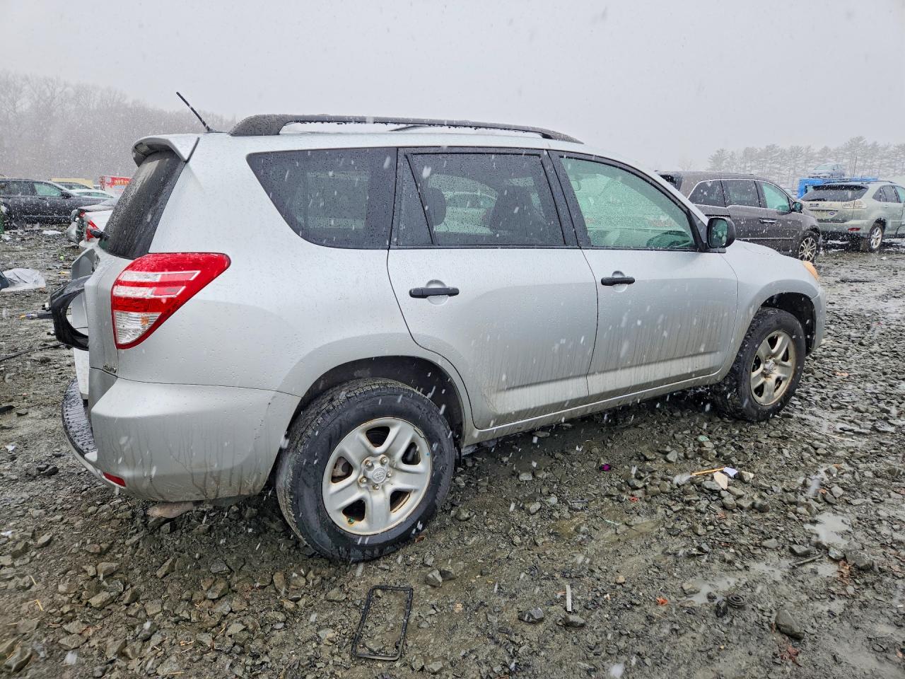 2010 TOYOTA RAV4 BASE photo 3