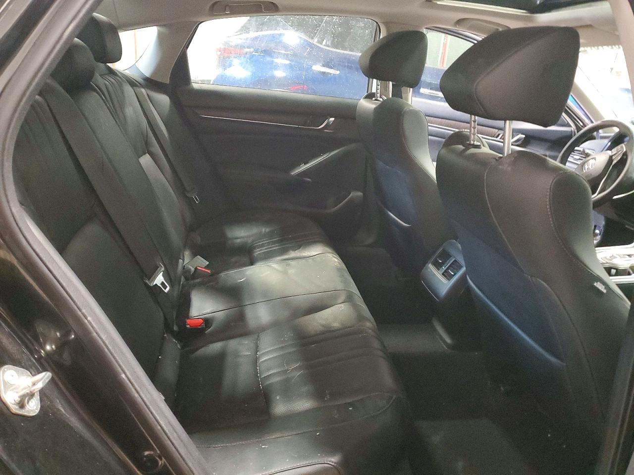 2018 HONDA ACCORD TOURING photo 10