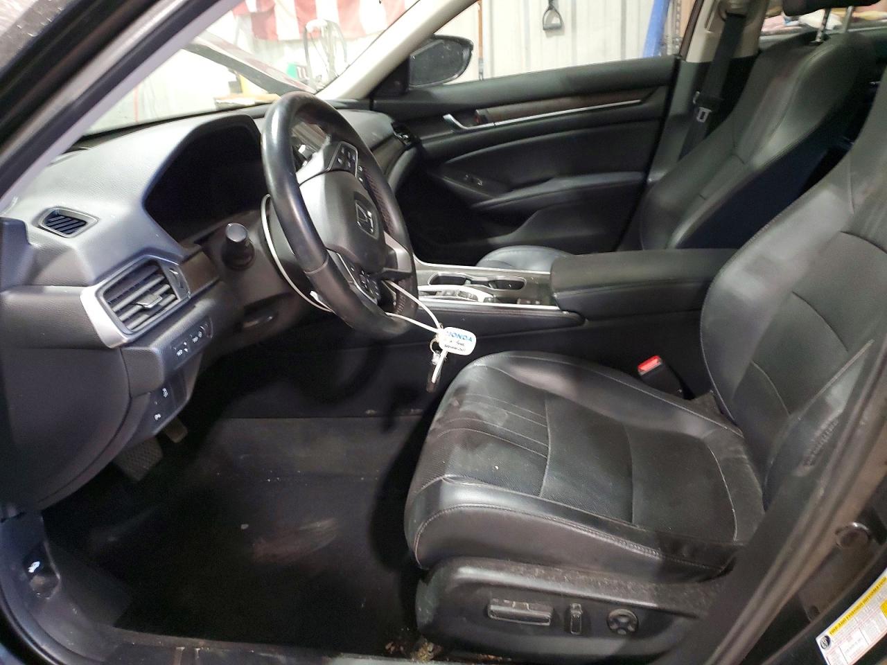 2018 HONDA ACCORD TOURING photo 7