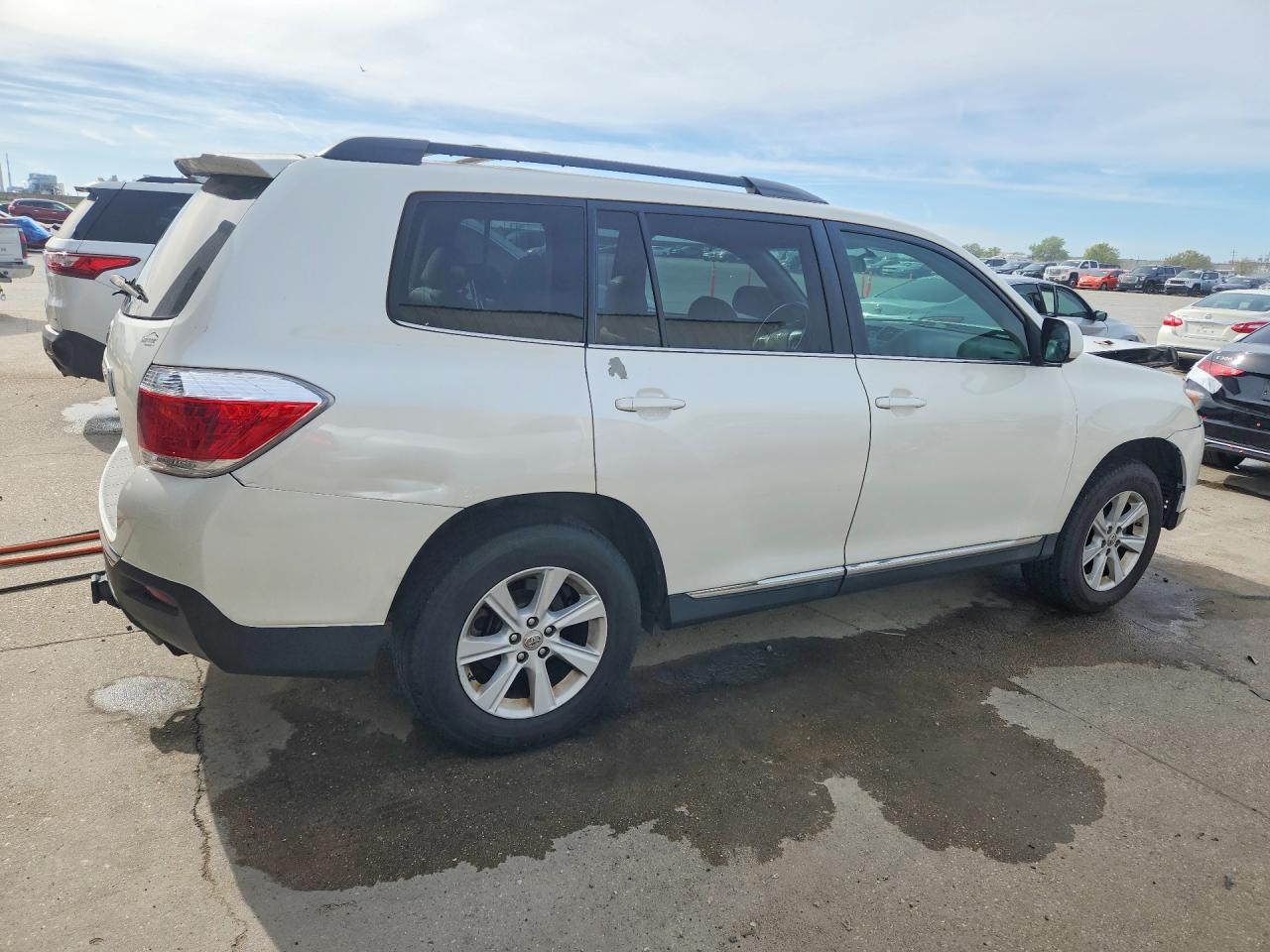 2012 TOYOTA HIGHLANDER BASE photo 5