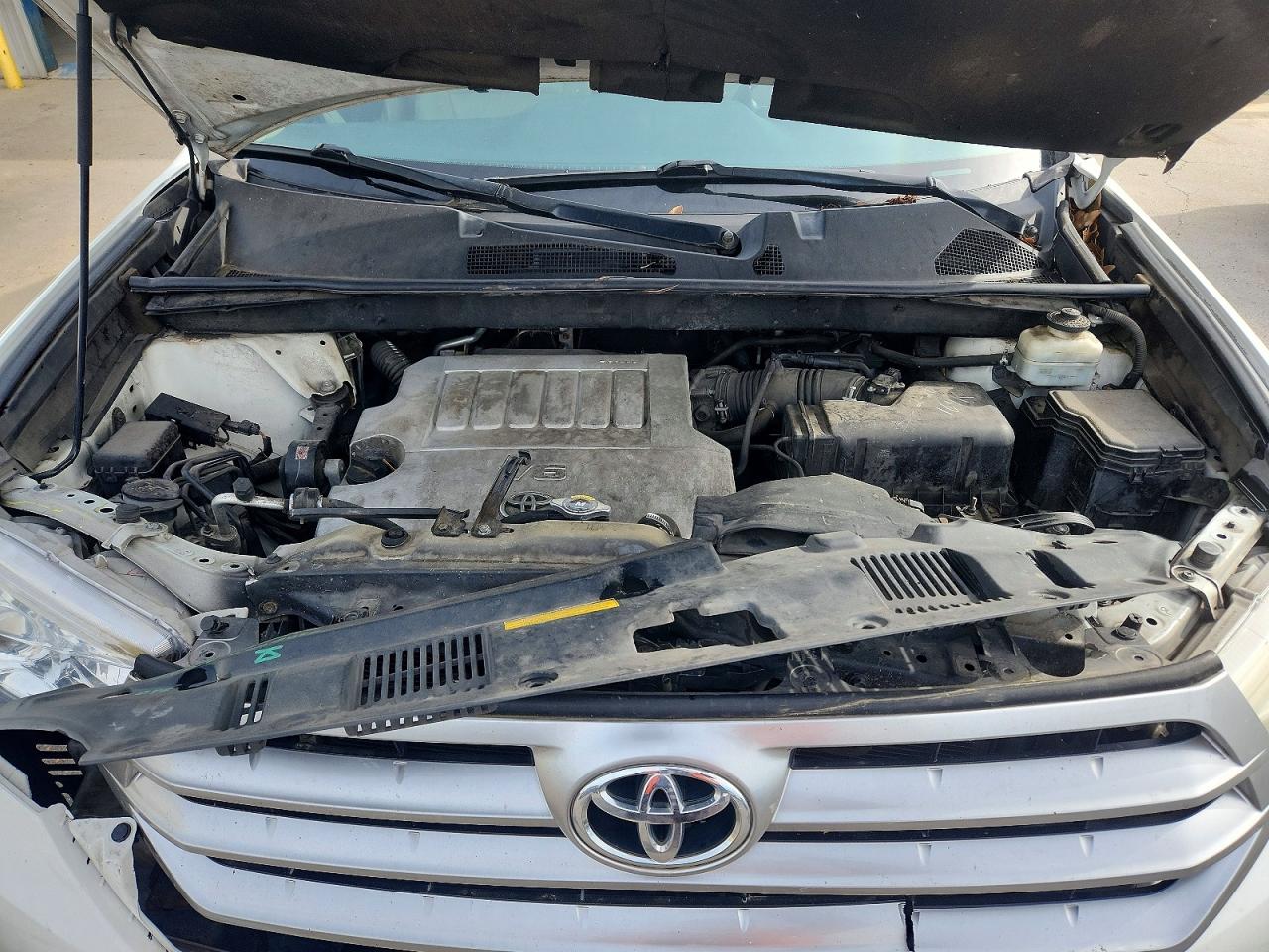 2012 TOYOTA HIGHLANDER BASE photo 23