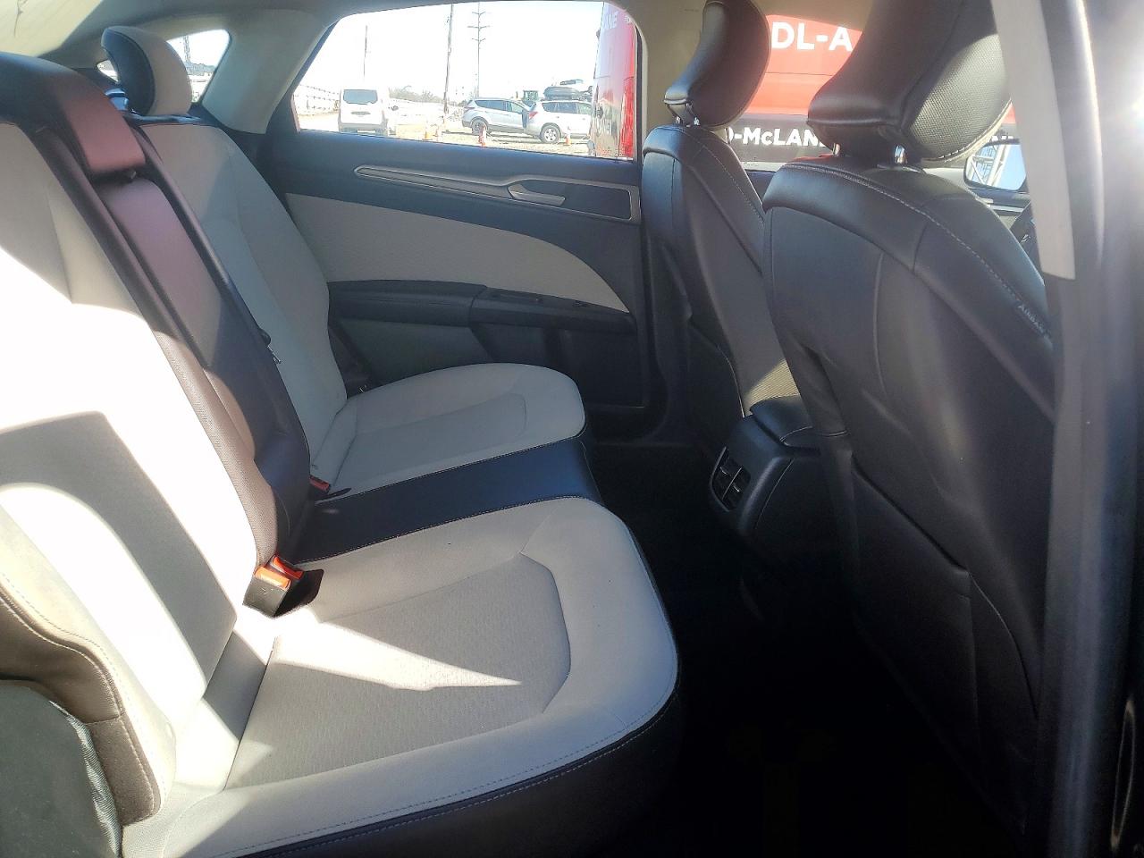 2019 FORD FUSION SE photo 19