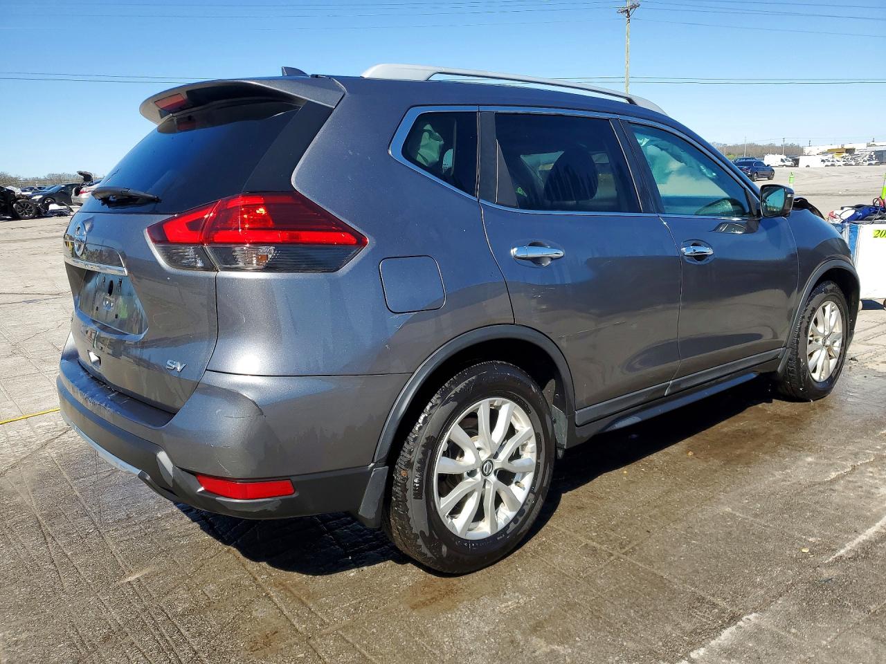 2017 NISSAN ROGUE SV photo 3