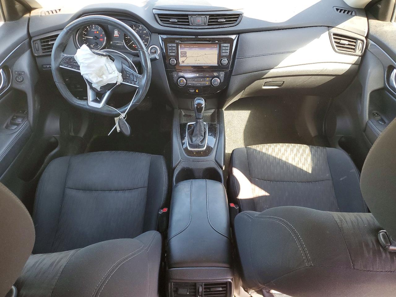 2017 NISSAN ROGUE SV photo 8