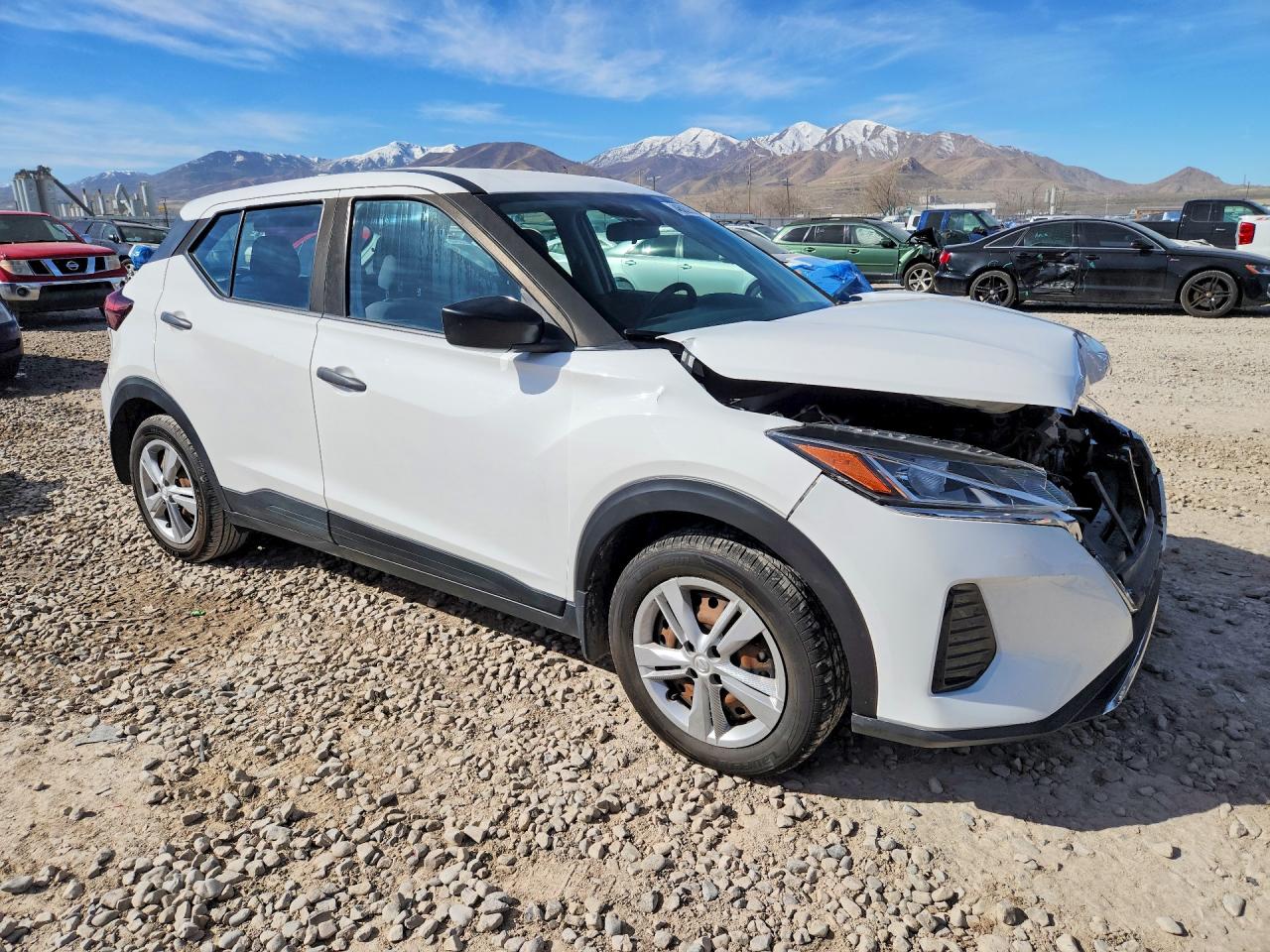 2021 NISSAN KICKS S photo 4
