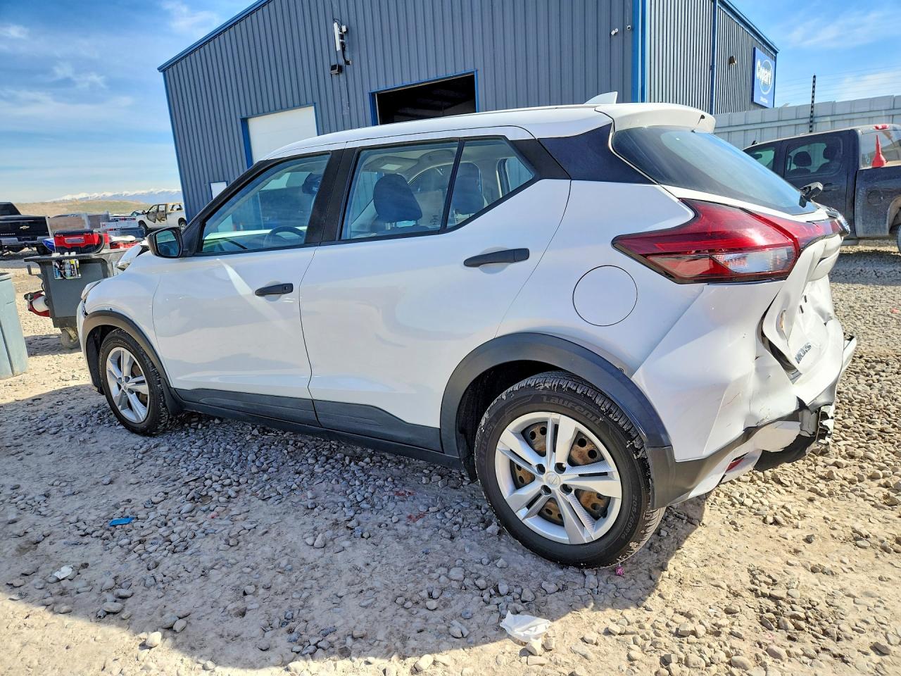 2021 NISSAN KICKS S photo 2