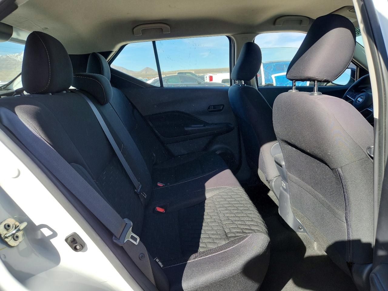 2021 NISSAN KICKS S photo 10
