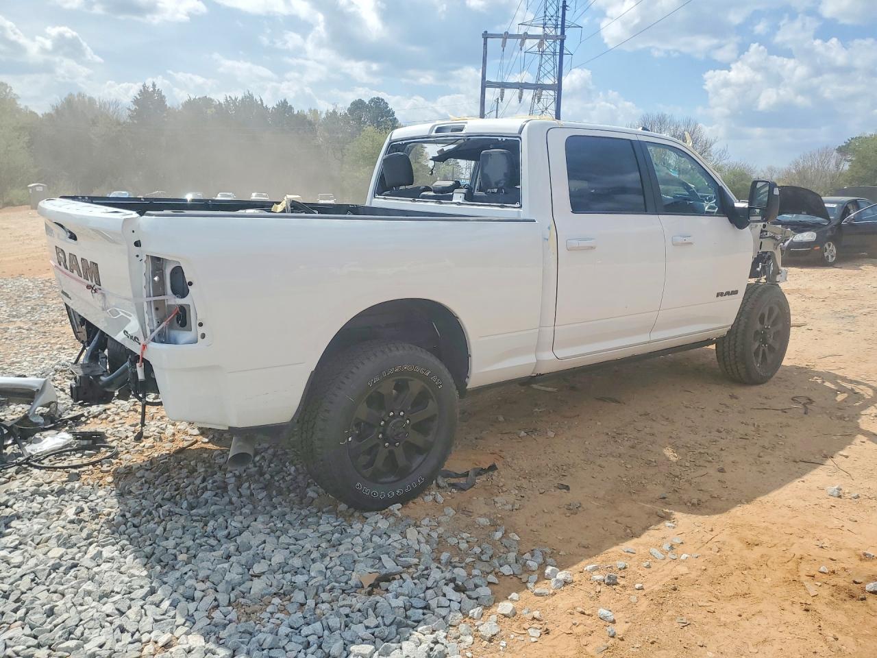 2025 RAM 2500 LARAMIE photo 3