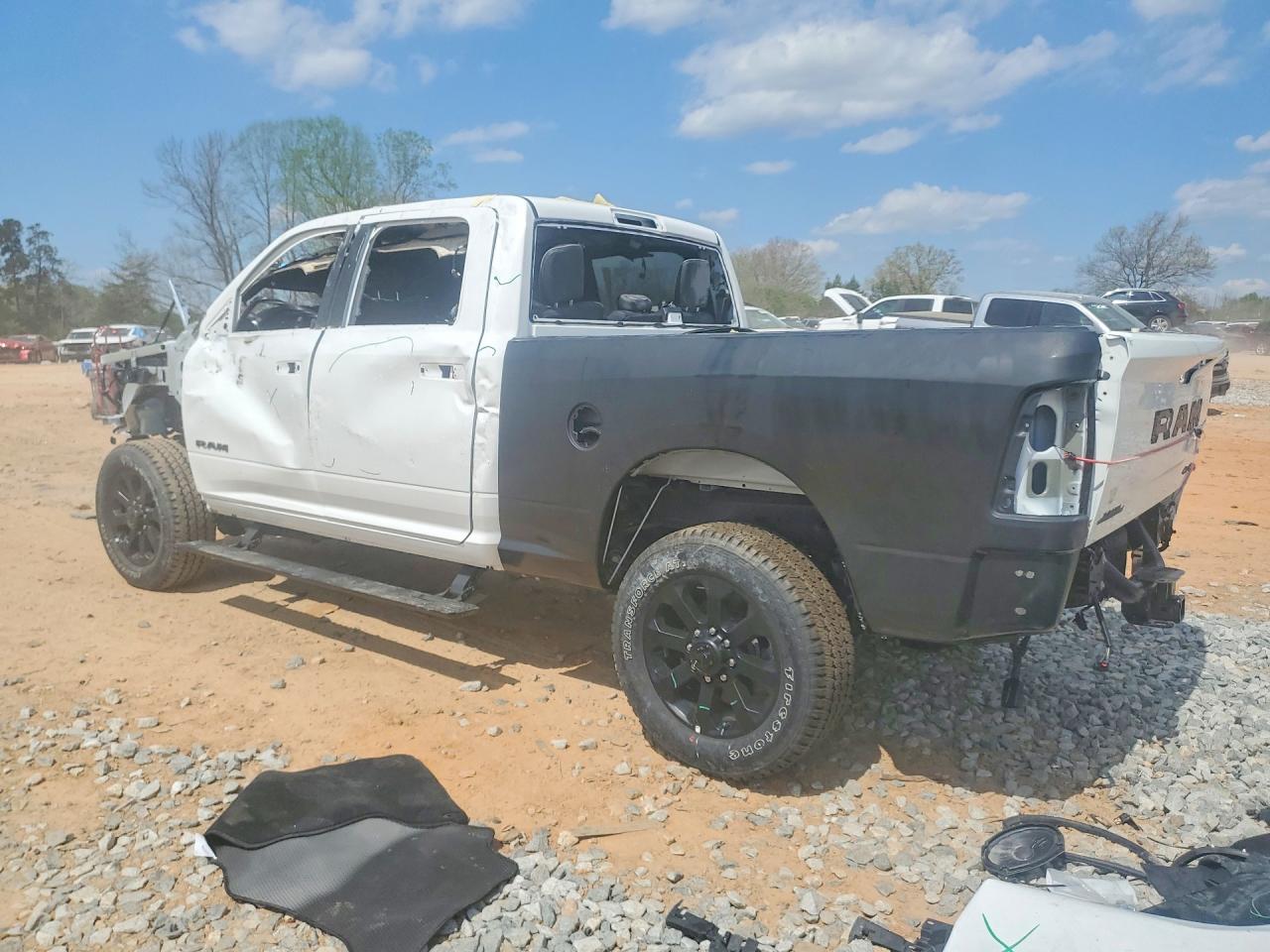 2025 RAM 2500 LARAMIE photo 2