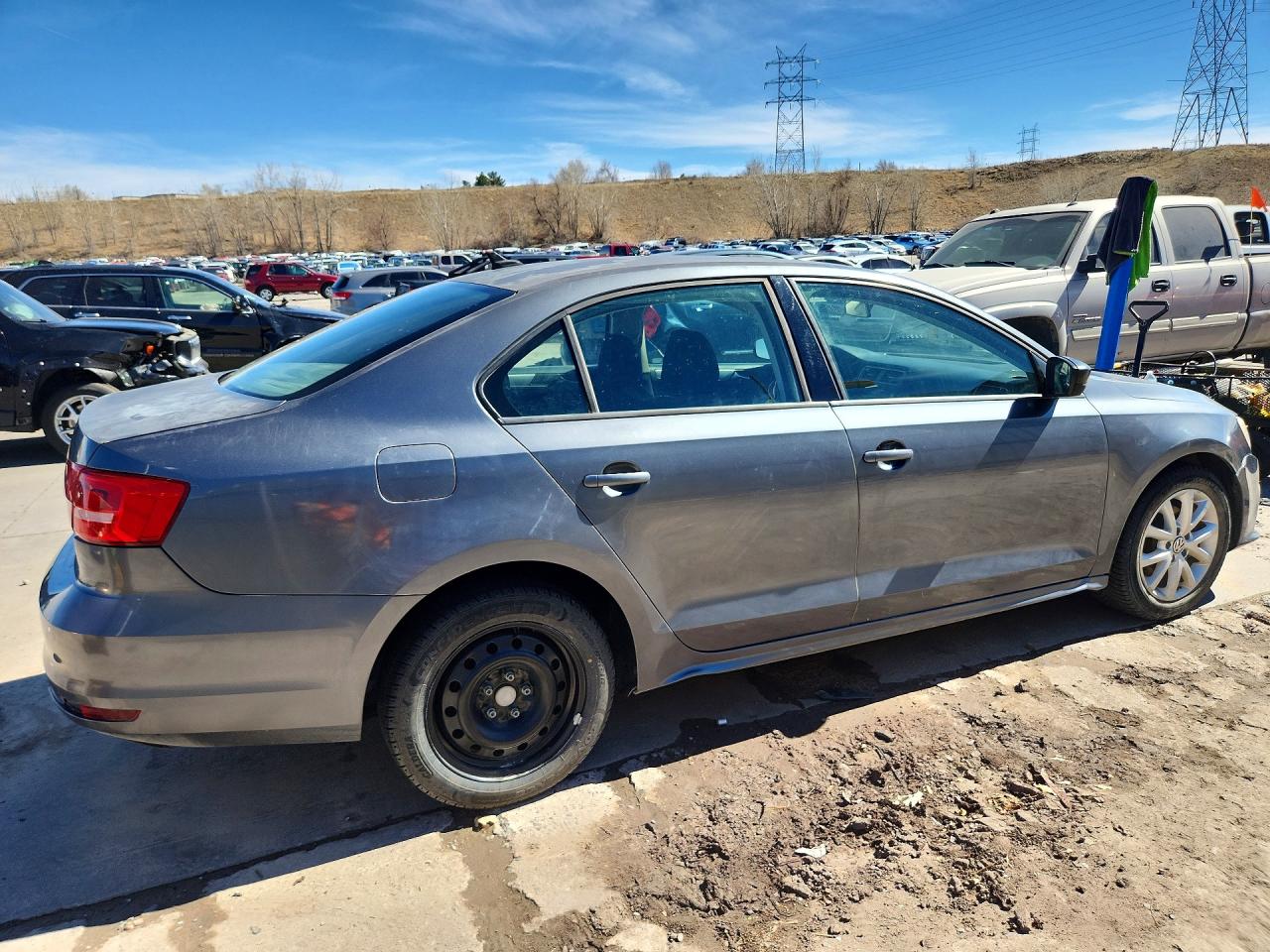2015 VOLKSWAGEN JETTA SE photo 3