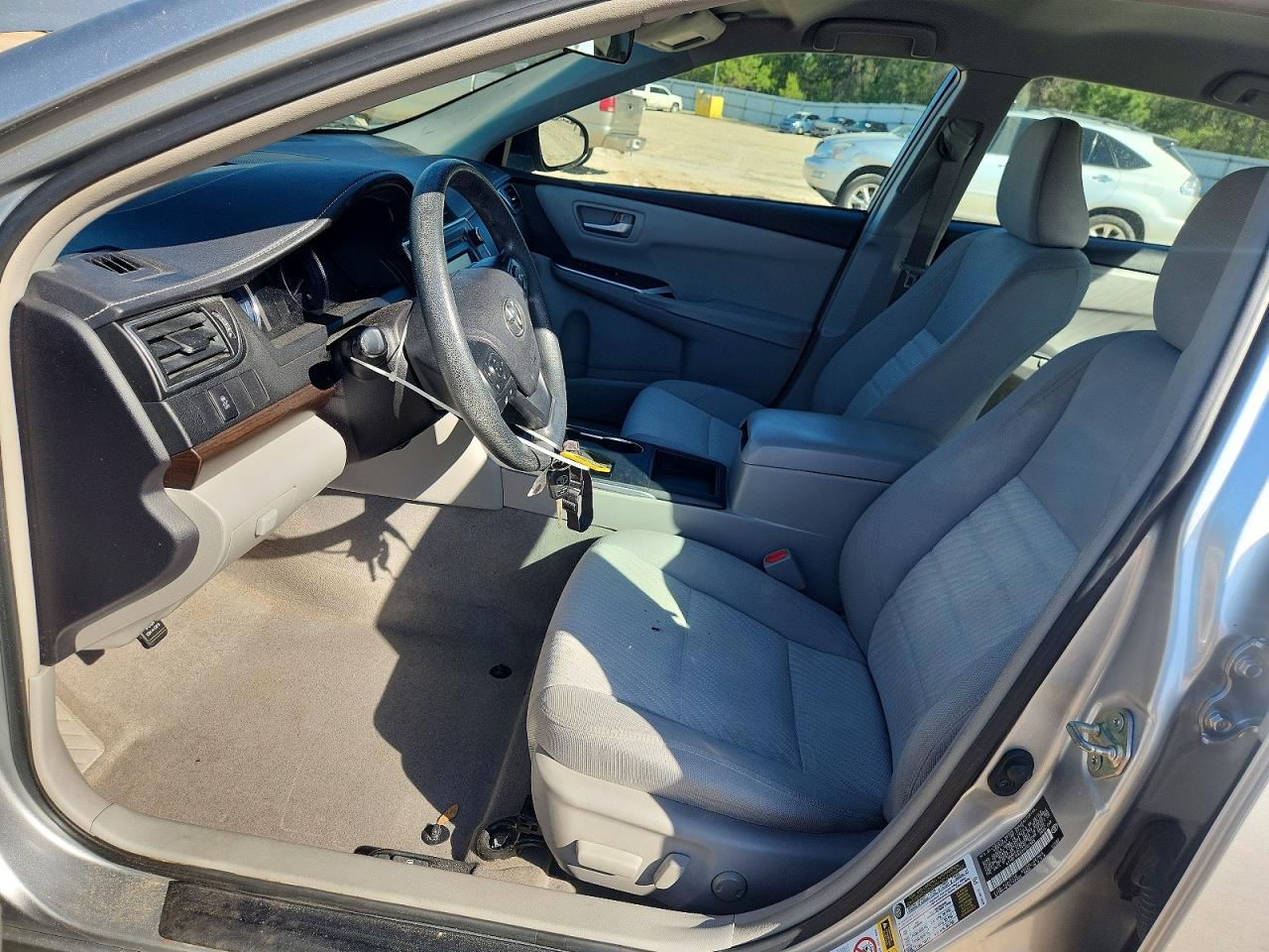 2017 TOYOTA CAMRY LE photo 13