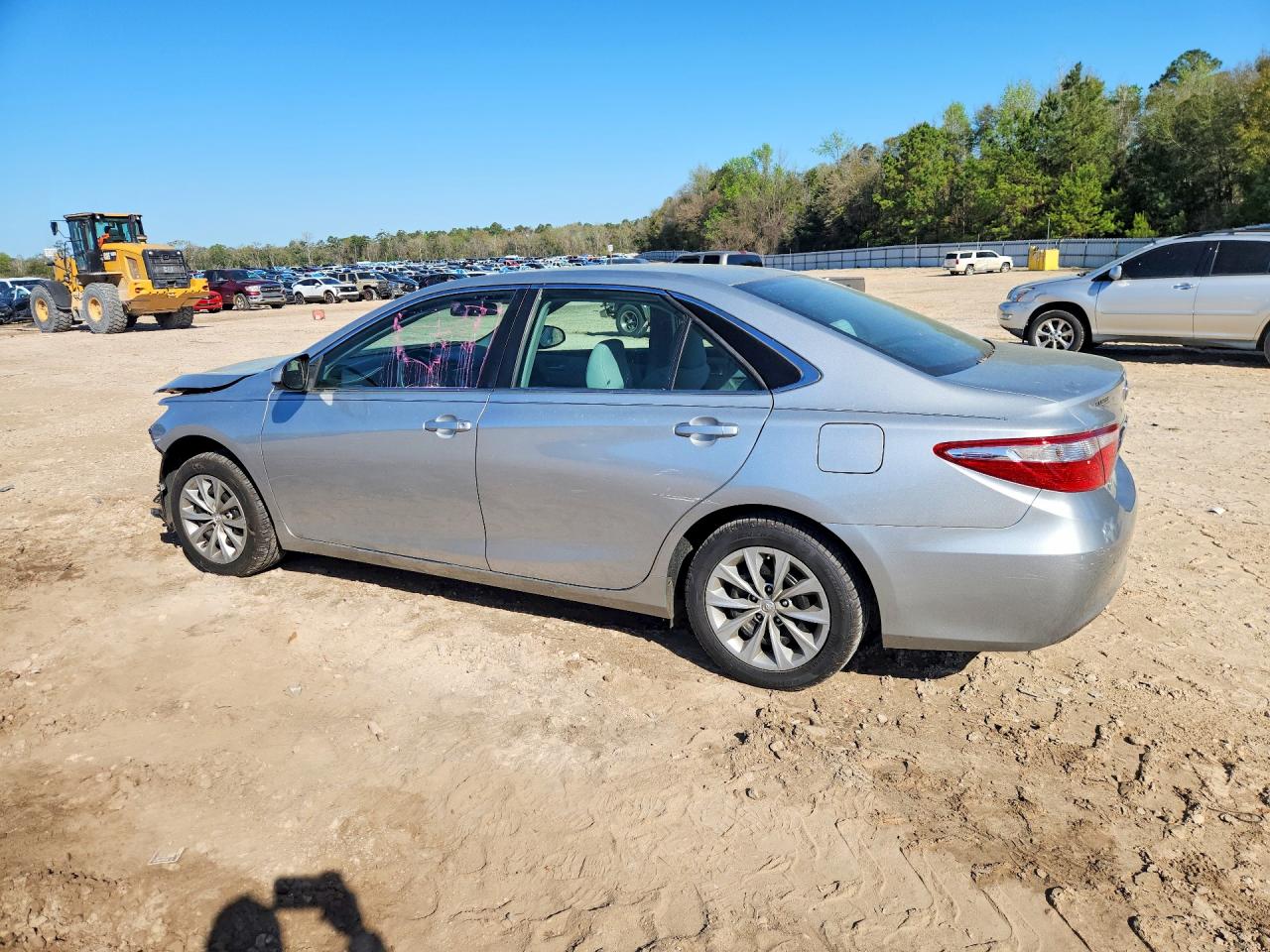 2017 TOYOTA CAMRY LE photo 3