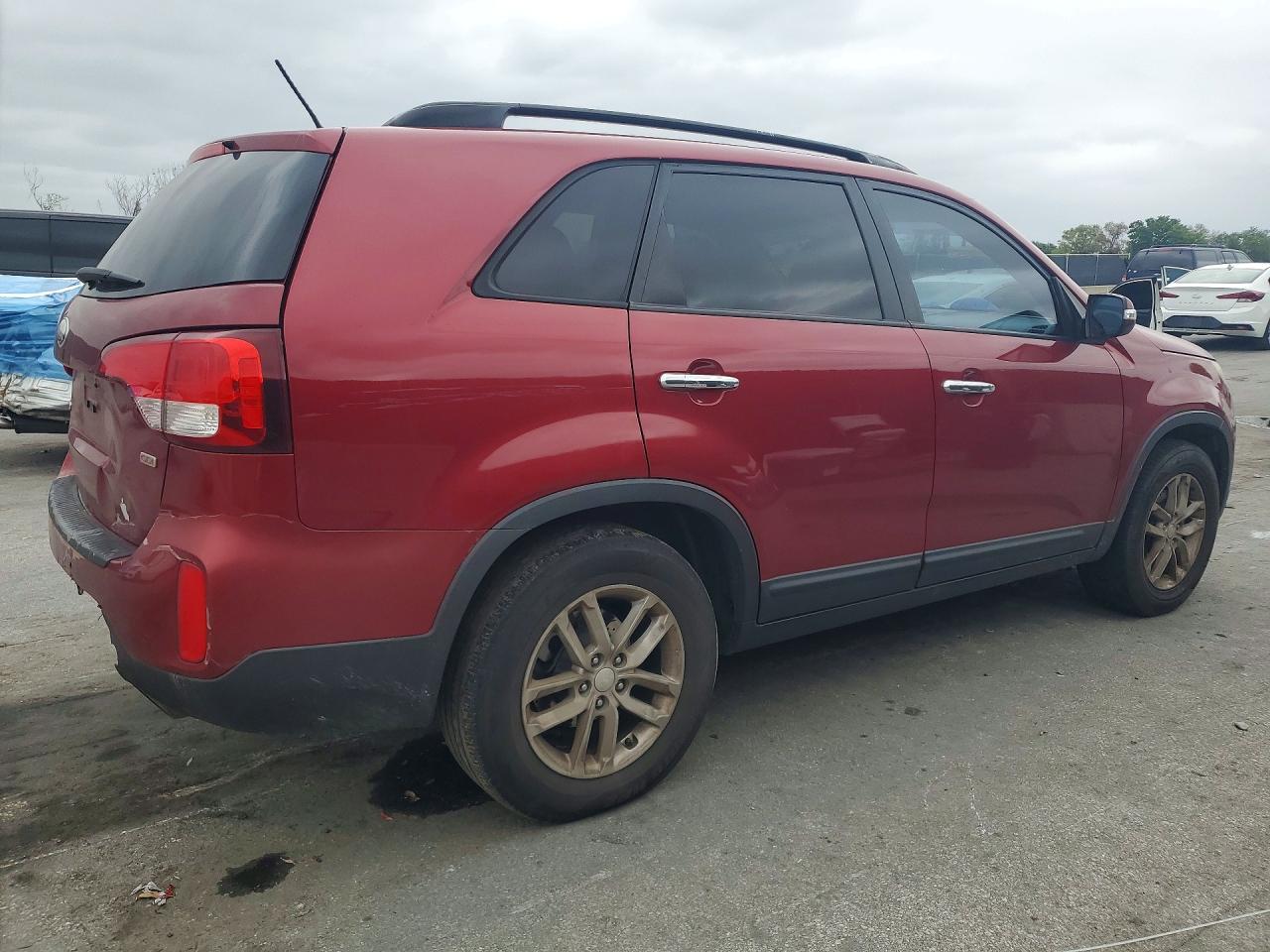 2015 KIA SORENTO LX photo 5