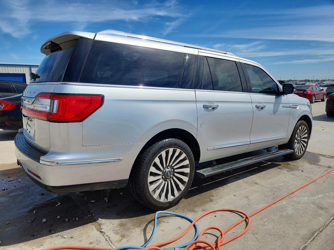 2018 LINCOLN NAVIGATOR L RESERVE photo 3