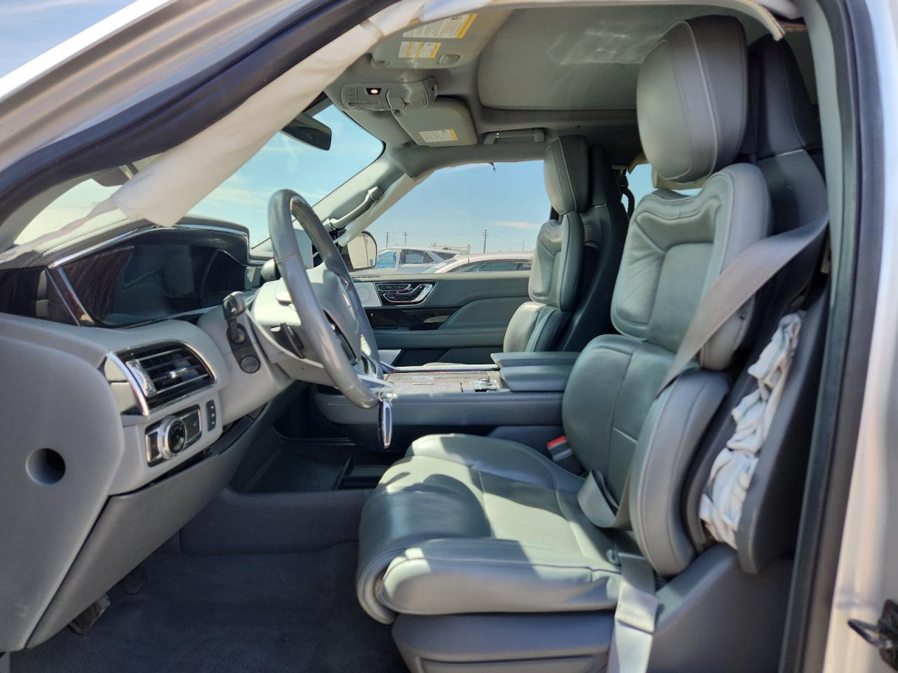 2018 LINCOLN NAVIGATOR L RESERVE photo 7