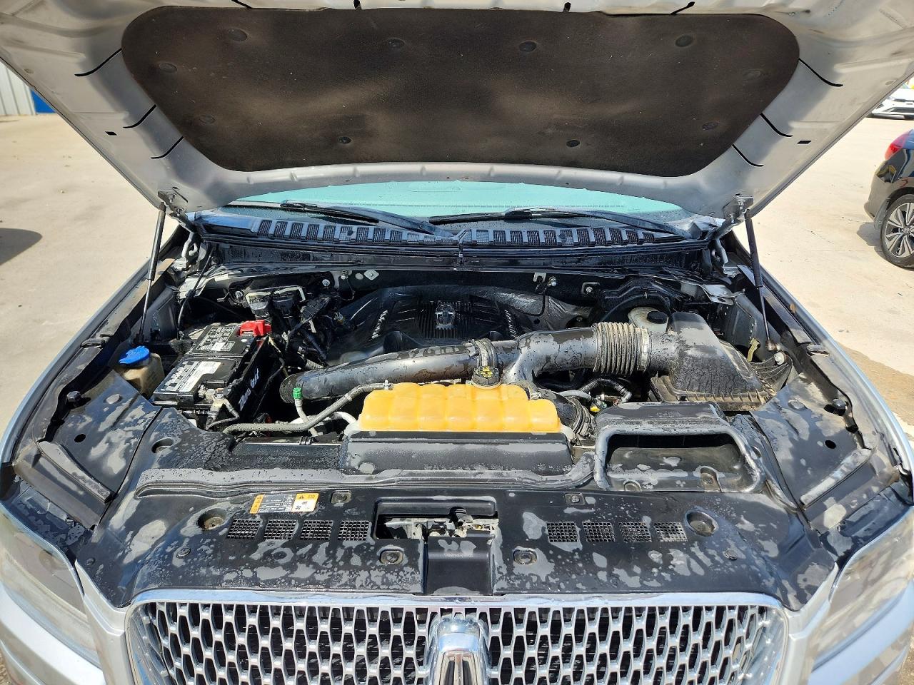 2018 LINCOLN NAVIGATOR L RESERVE photo 12