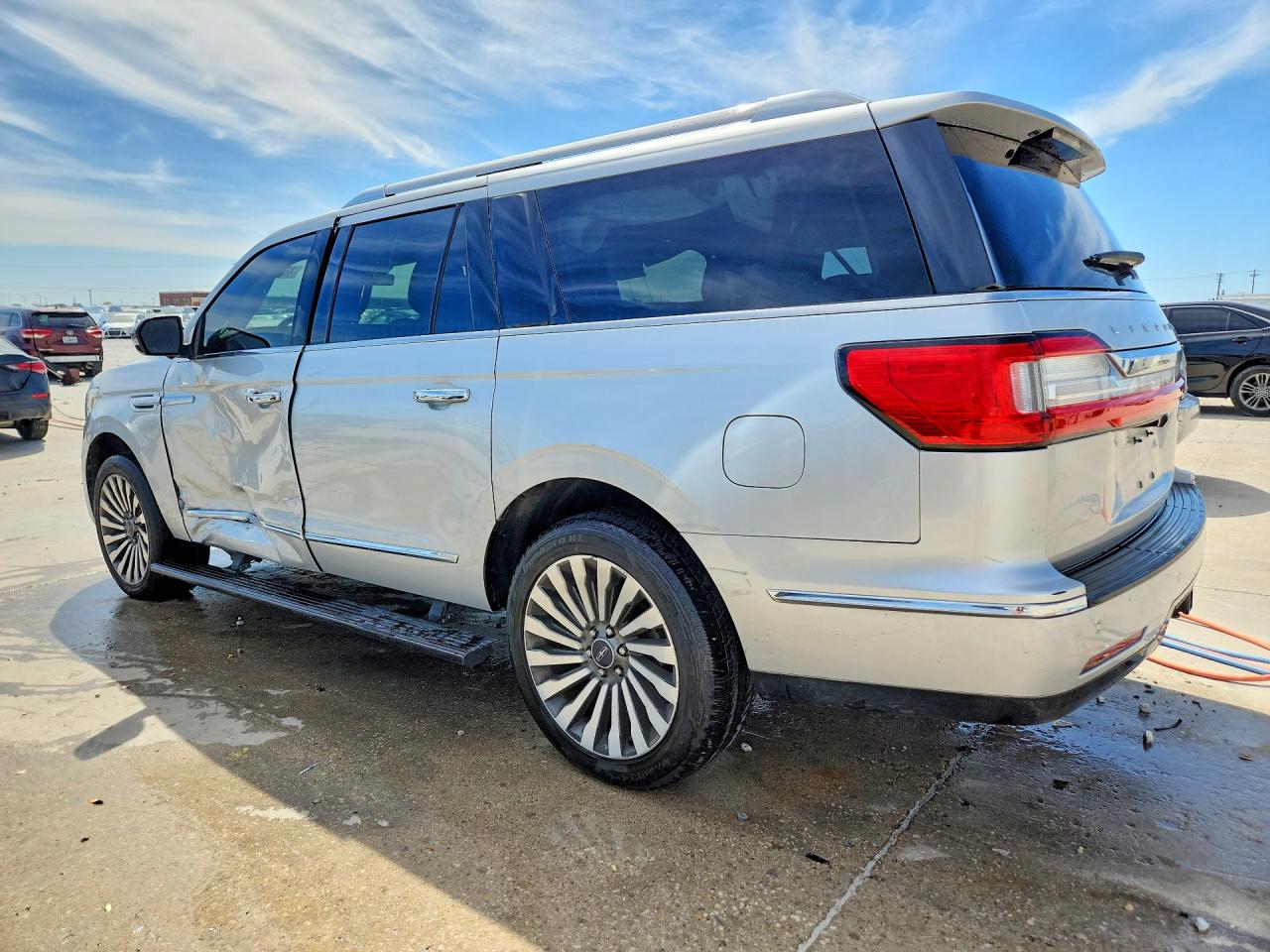 2018 LINCOLN NAVIGATOR L RESERVE photo 2
